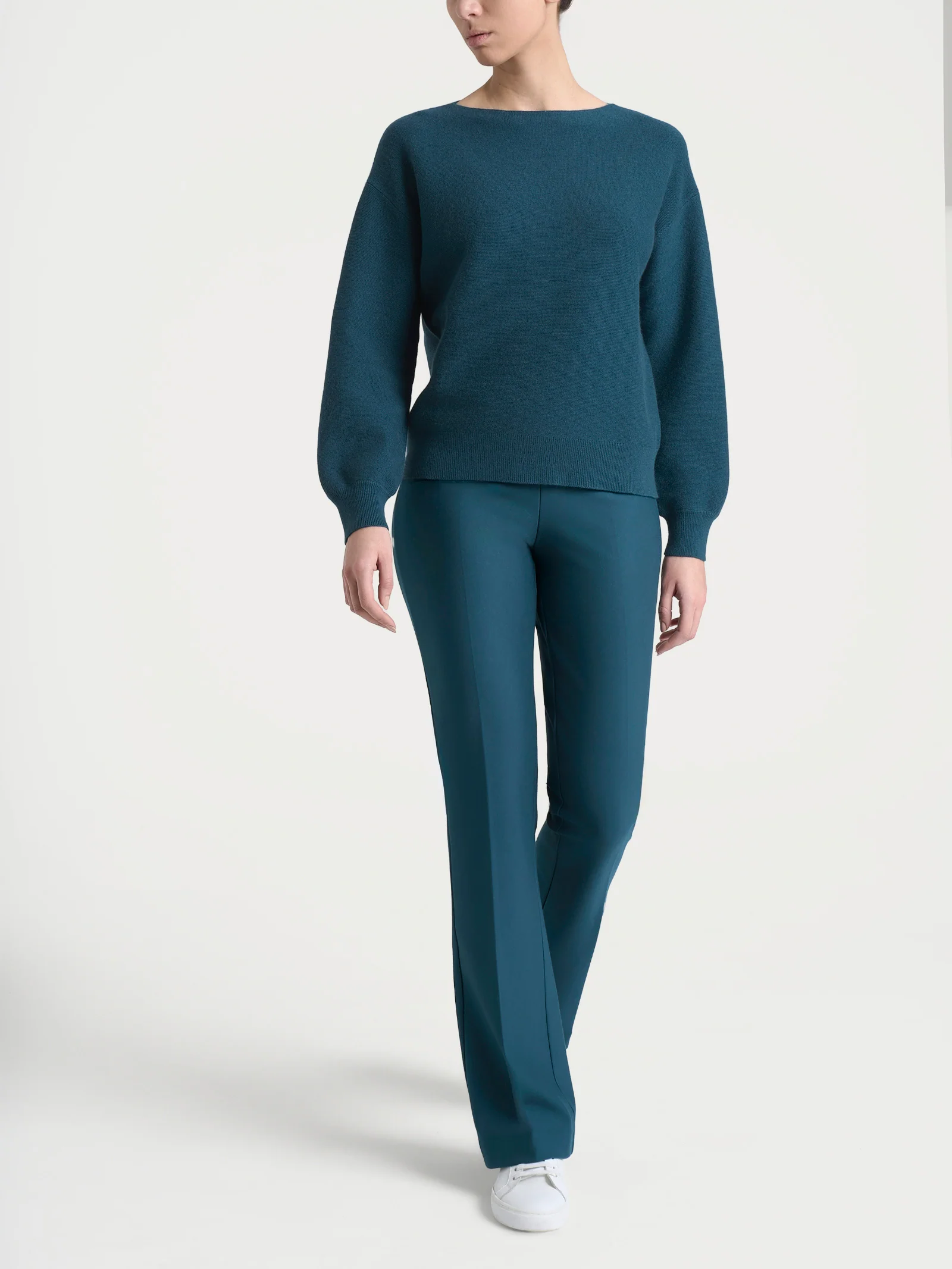 Maglia Punto Links con scollo a barchetta in Natural Soft - Reflecting Pond - Image 4