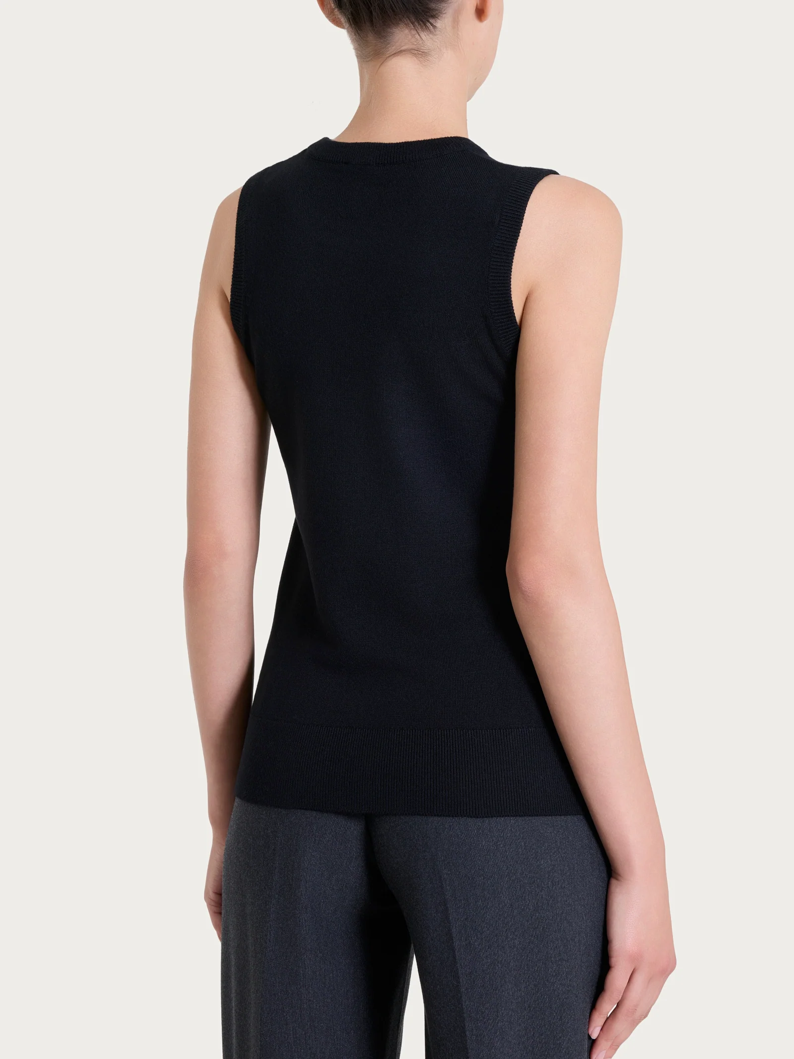 Maglia smanicata Four Seasons - Nero - Image 2