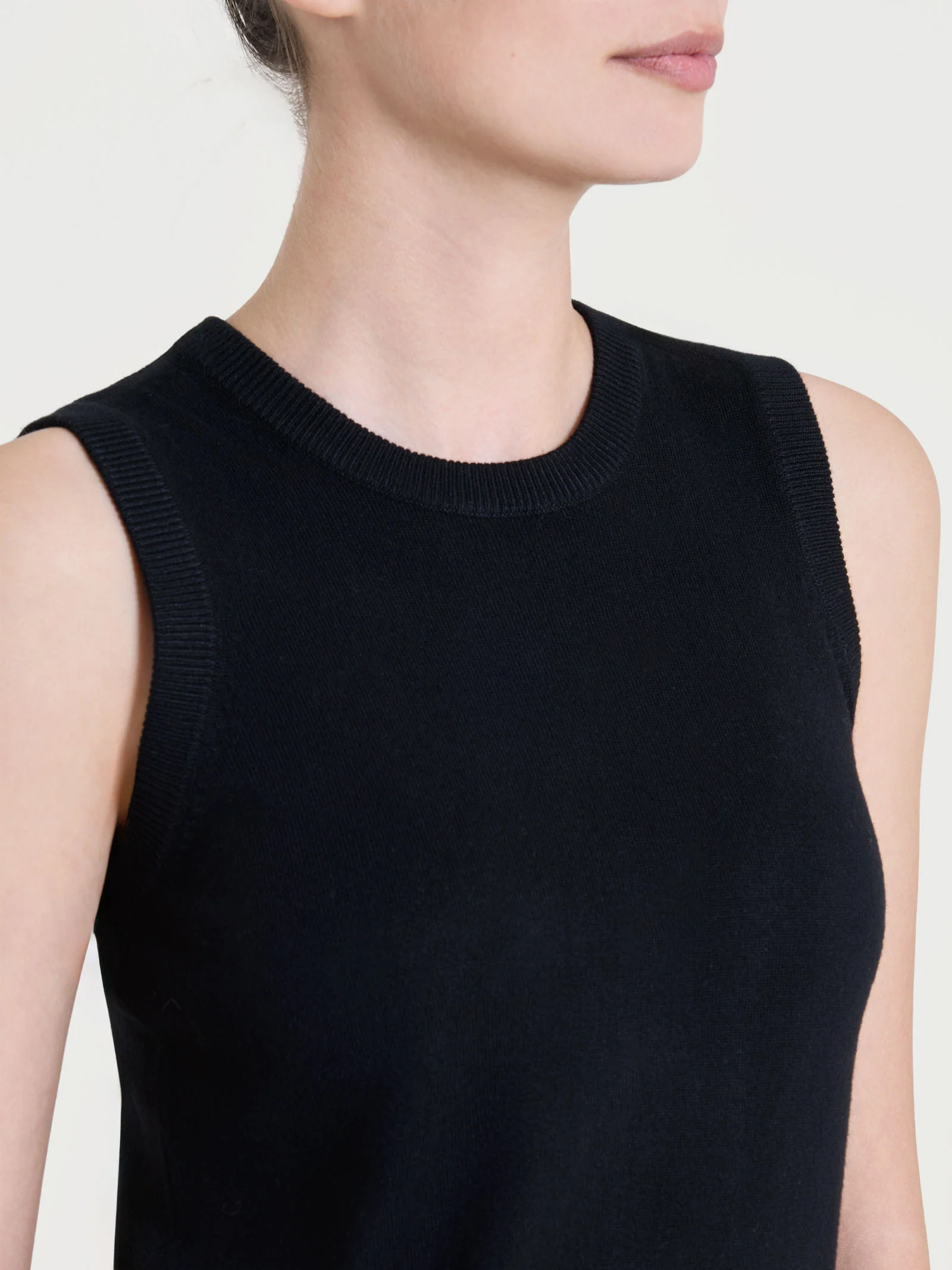 Maglia smanicata Four Seasons - Nero - Image 3