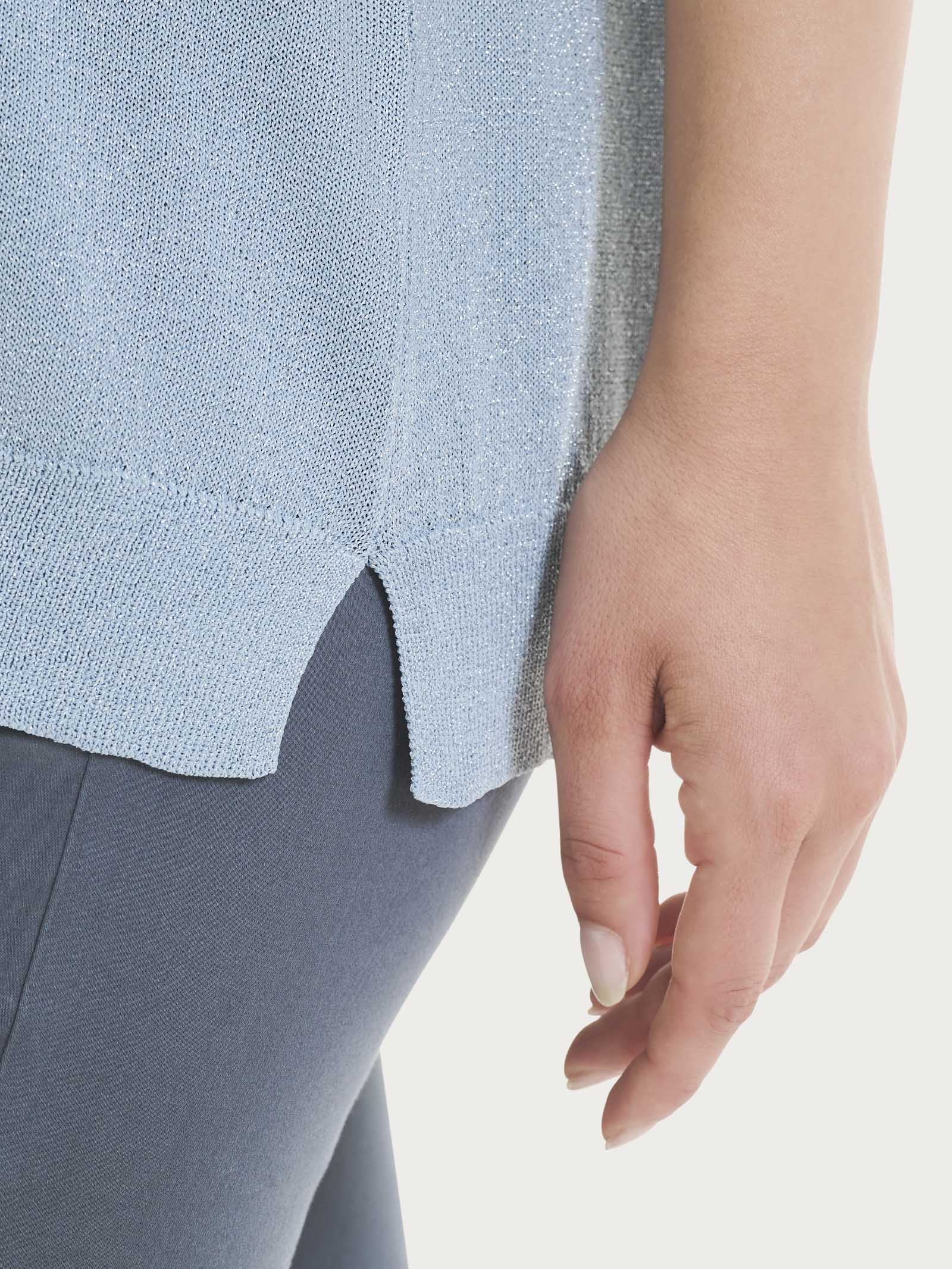 Maglia smanicata in Crêpe Lurex - Dusty Blue - Image 3