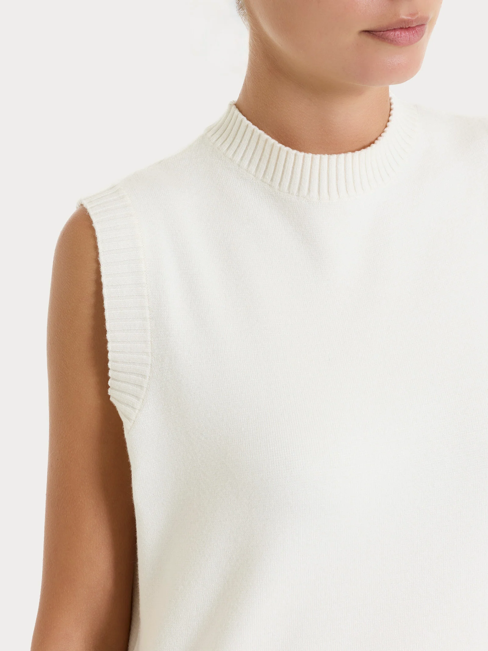 Maglia smanicata in Super Soft - Avorio - Image 3