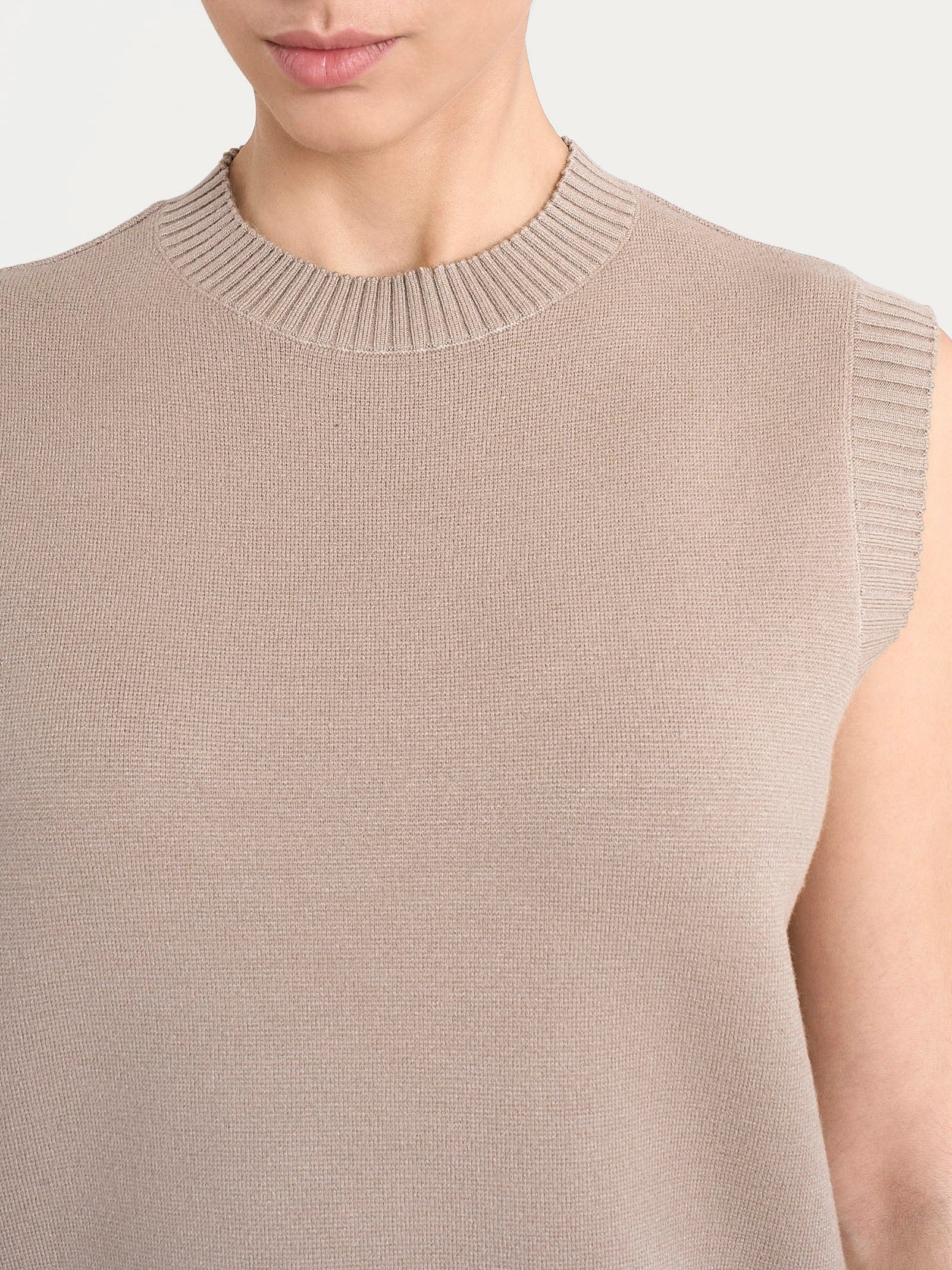 Maglia smanicata in Super Soft - Cammello - Image 4
