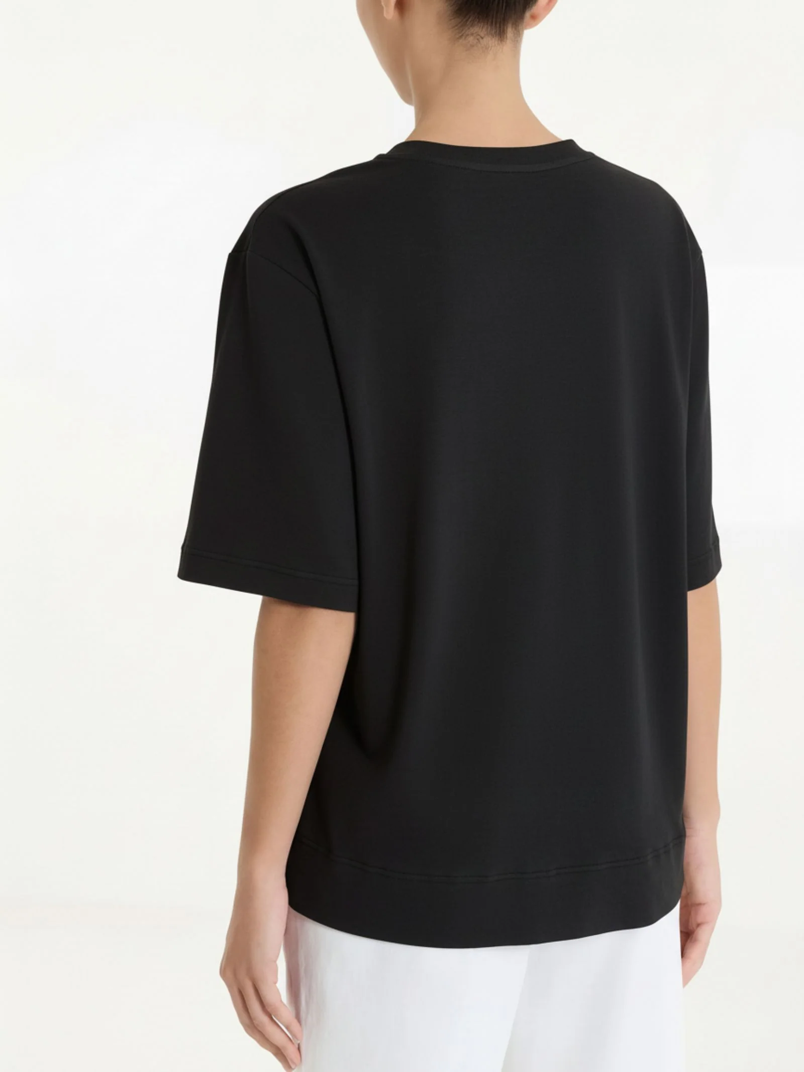 Maglietta boxy tinta unita in Ultralight - Nero - Image 2