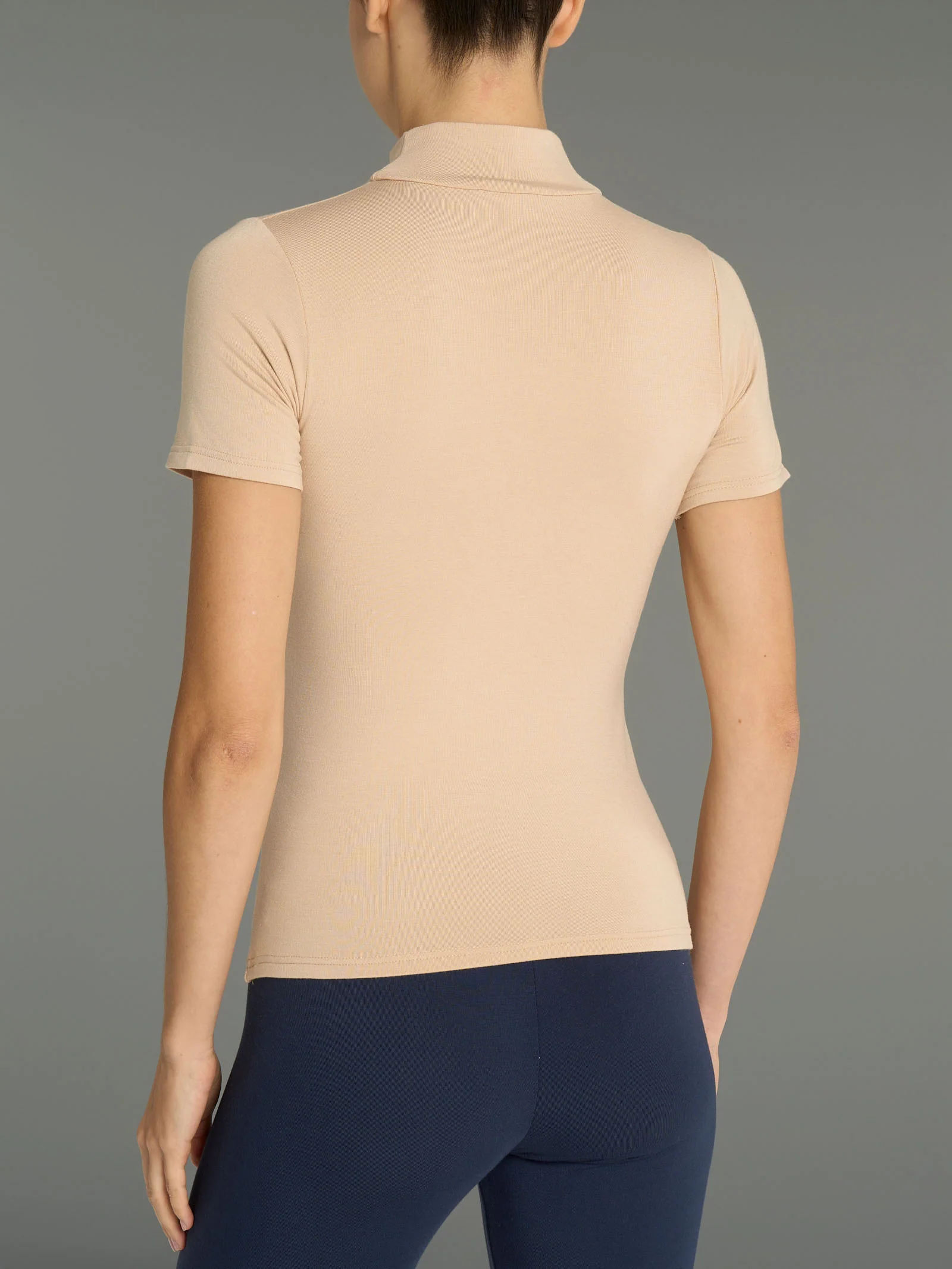 Maglietta collo alto in Eco Viscosa - Irish Cream - Image 2