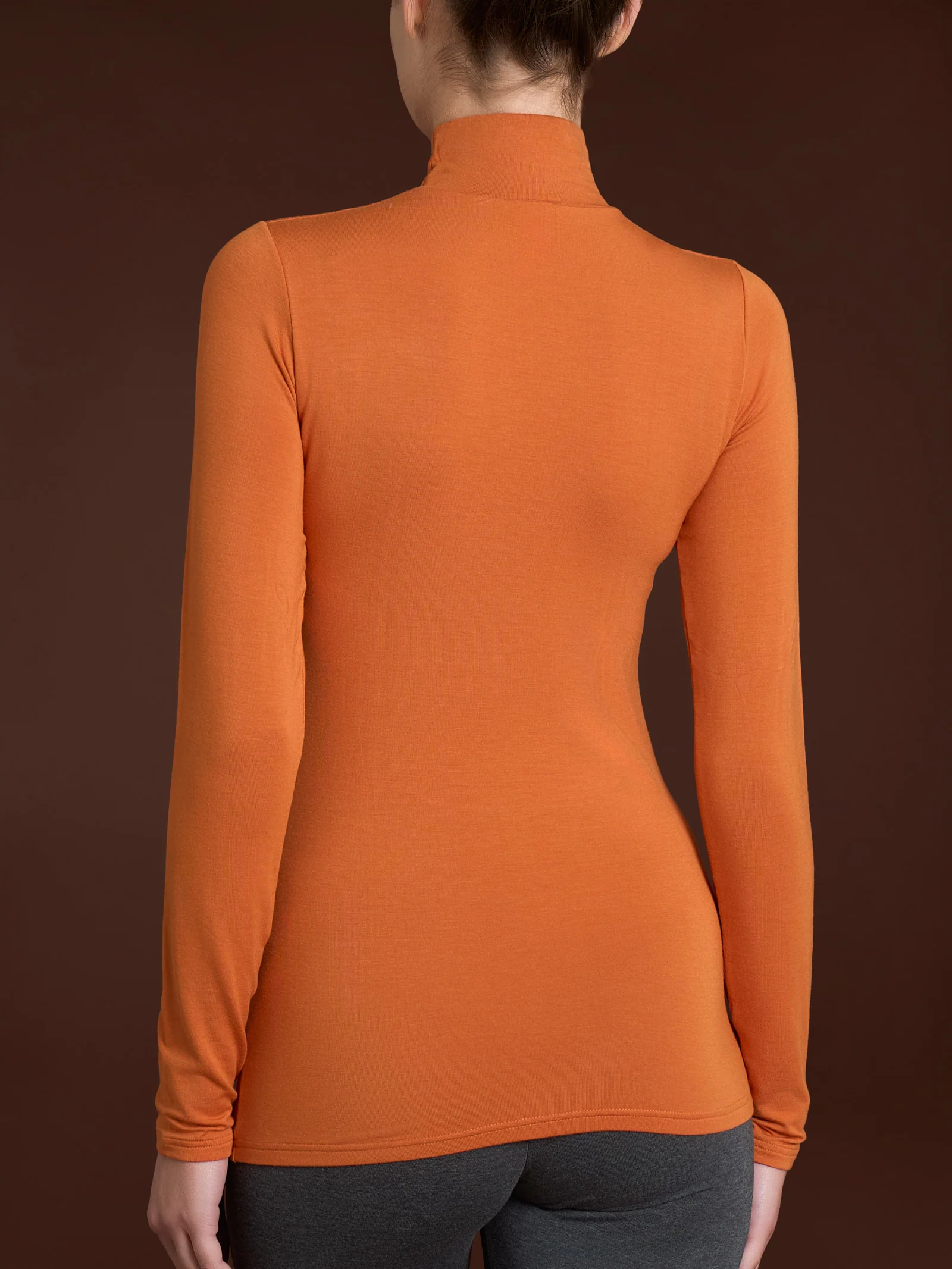 Maglietta collo alto in Eco Viscosa - Rust - Image 2