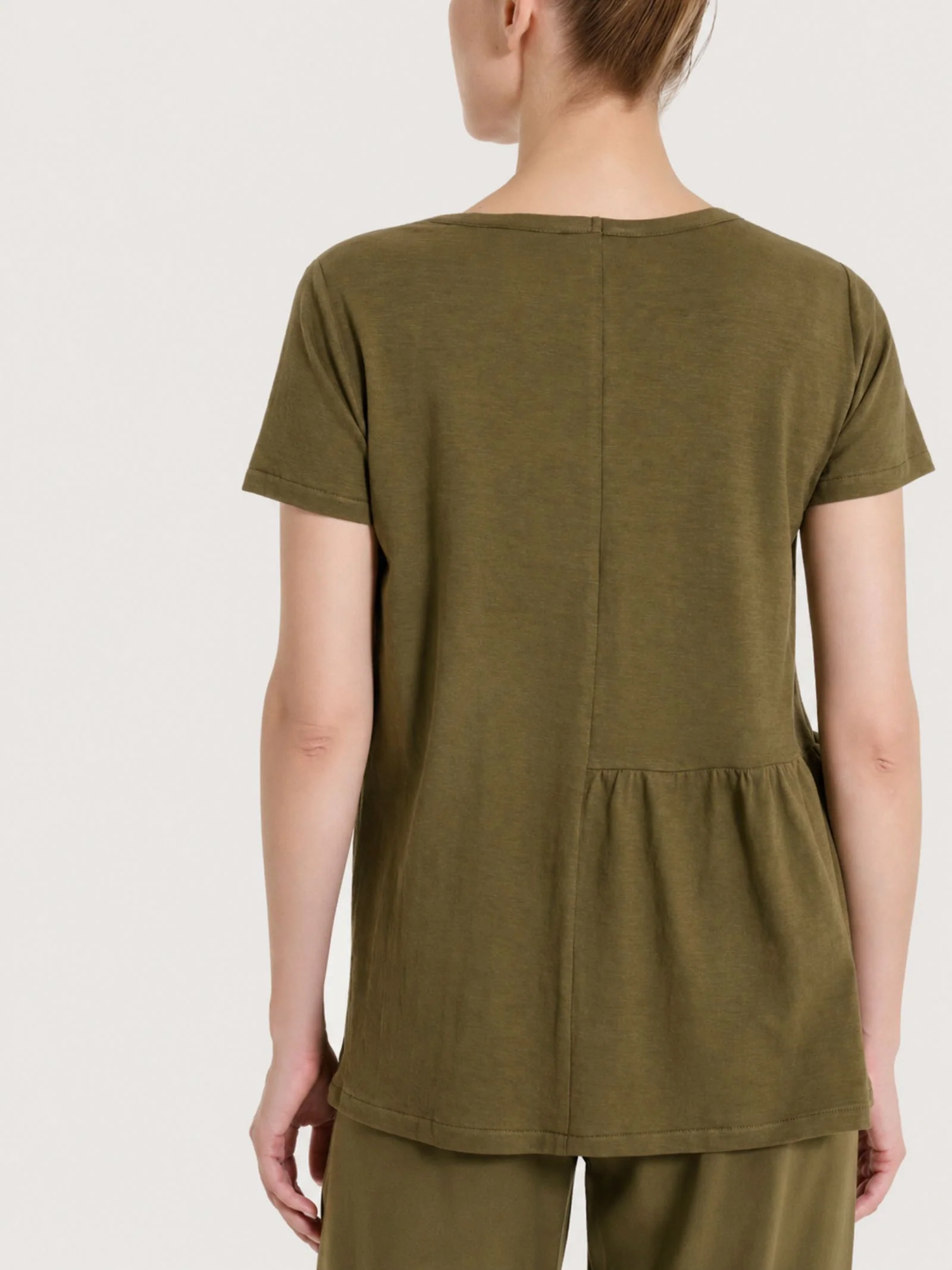 Maglietta con balza asimmetrica in Slub Jersey di Cotone - Dark Olive - Image 2