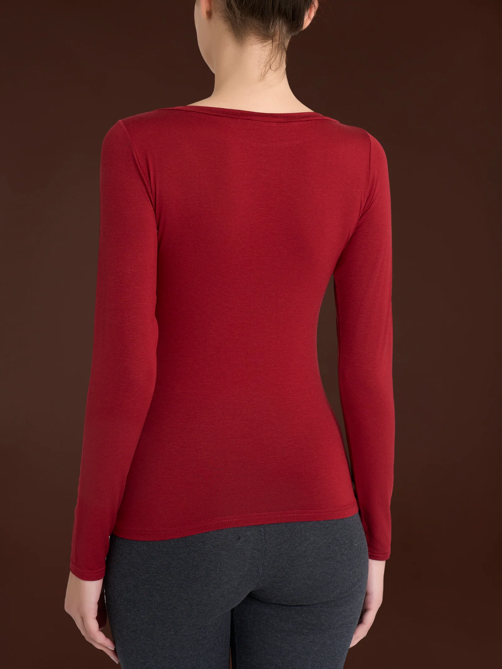 Maglietta con collo a barchetta in filato Tenderwool - Amarena - Image 2