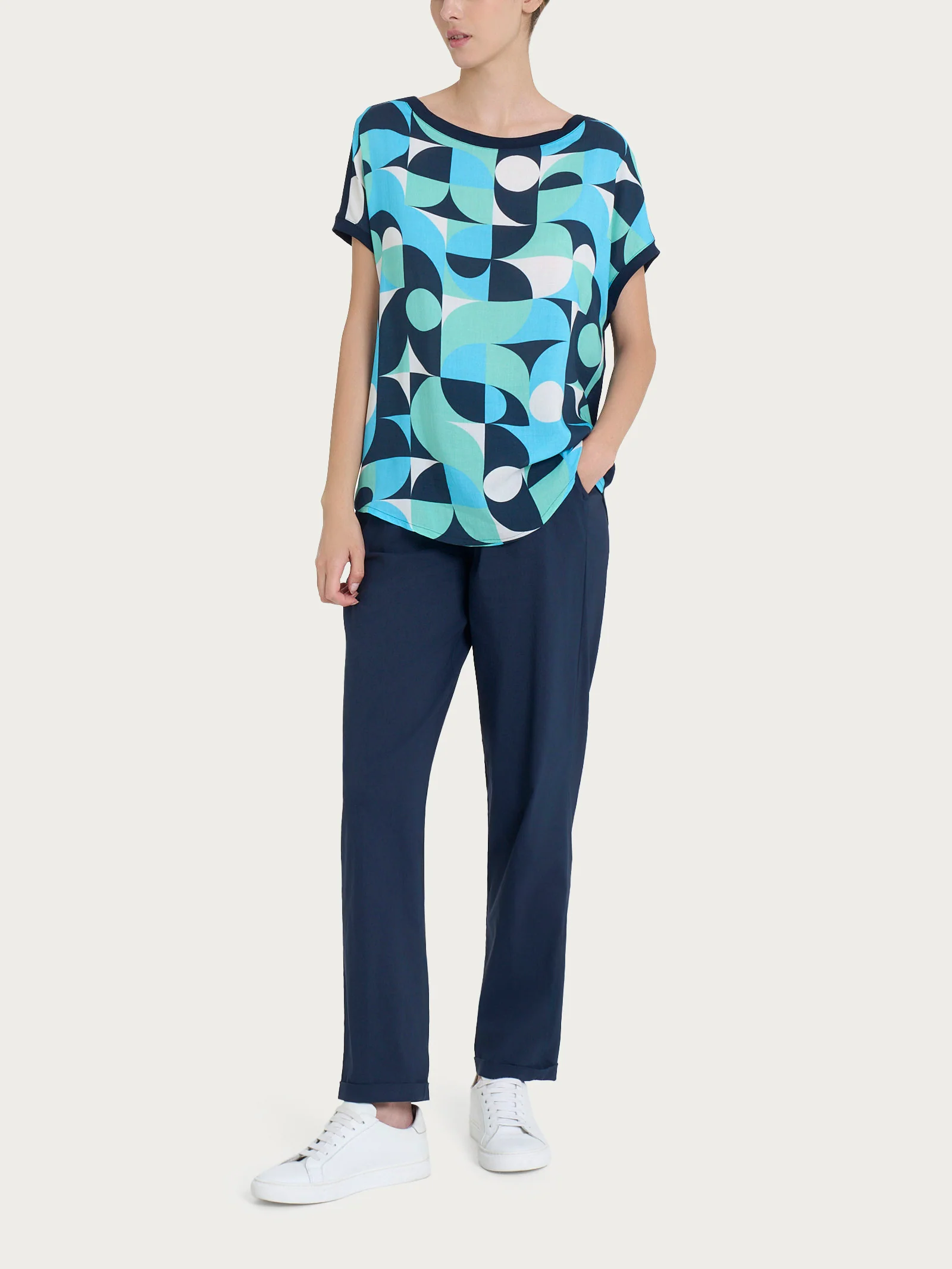 Maglietta con geometric pattern in Misto Viscosa - Fant. Pool Blue - Image 4