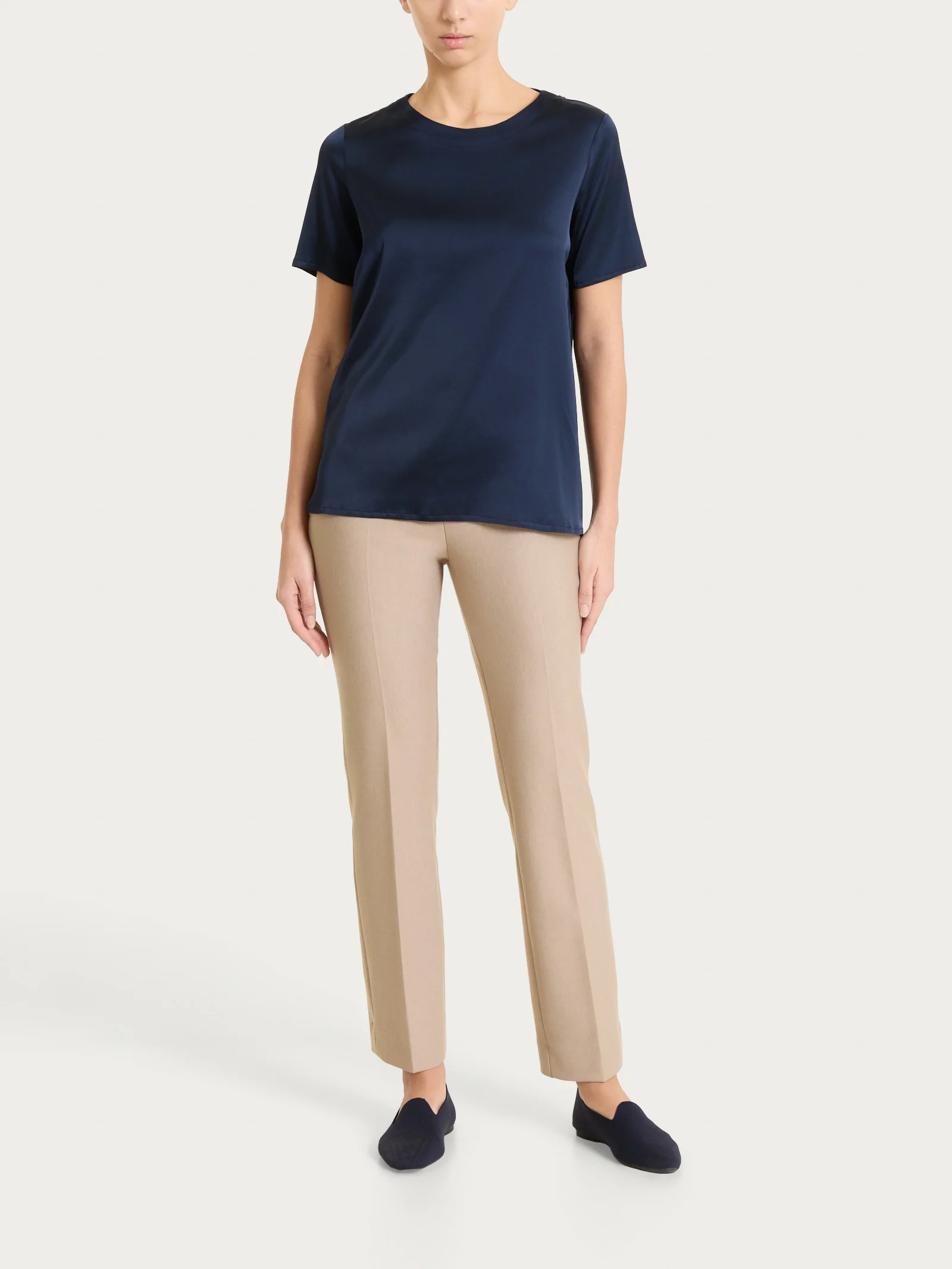 Maglietta con manica corta in Stretch Satin - Bleu - Image 4