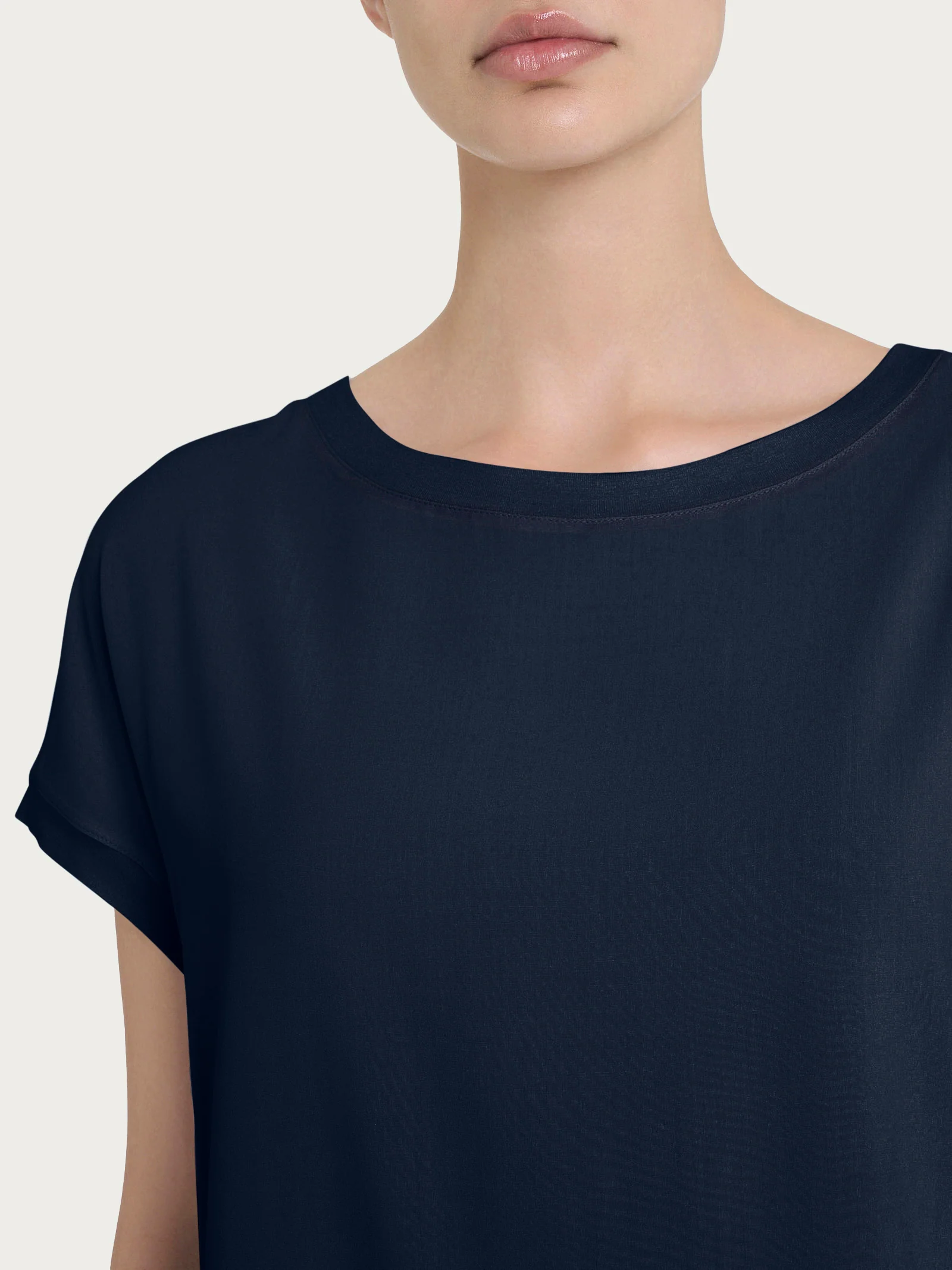 Maglietta con manica corta kimono in Misto Viscosa - Bleu - Image 3