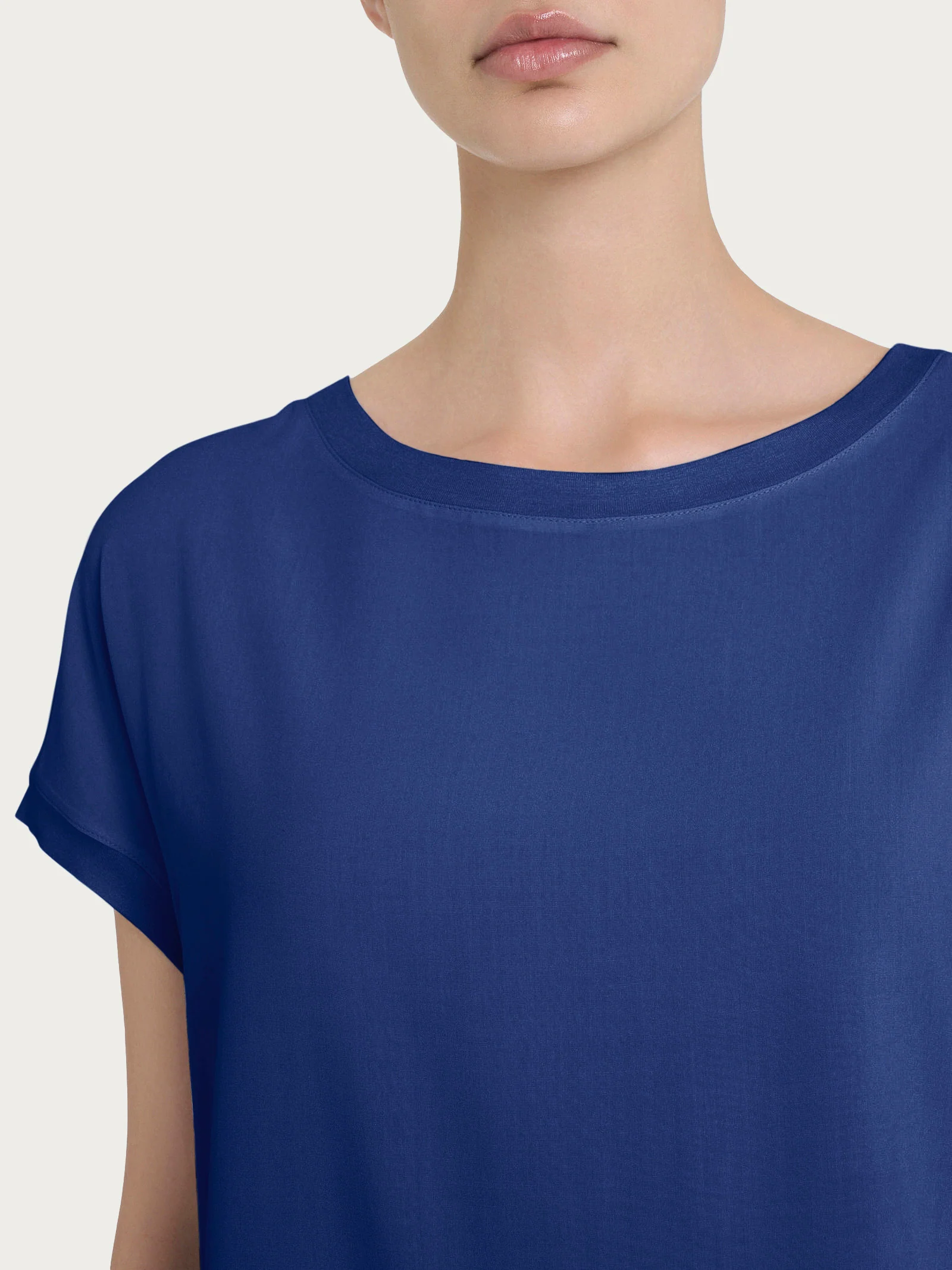 Maglietta con manica corta kimono in Misto Viscosa - Blueberry - Image 3