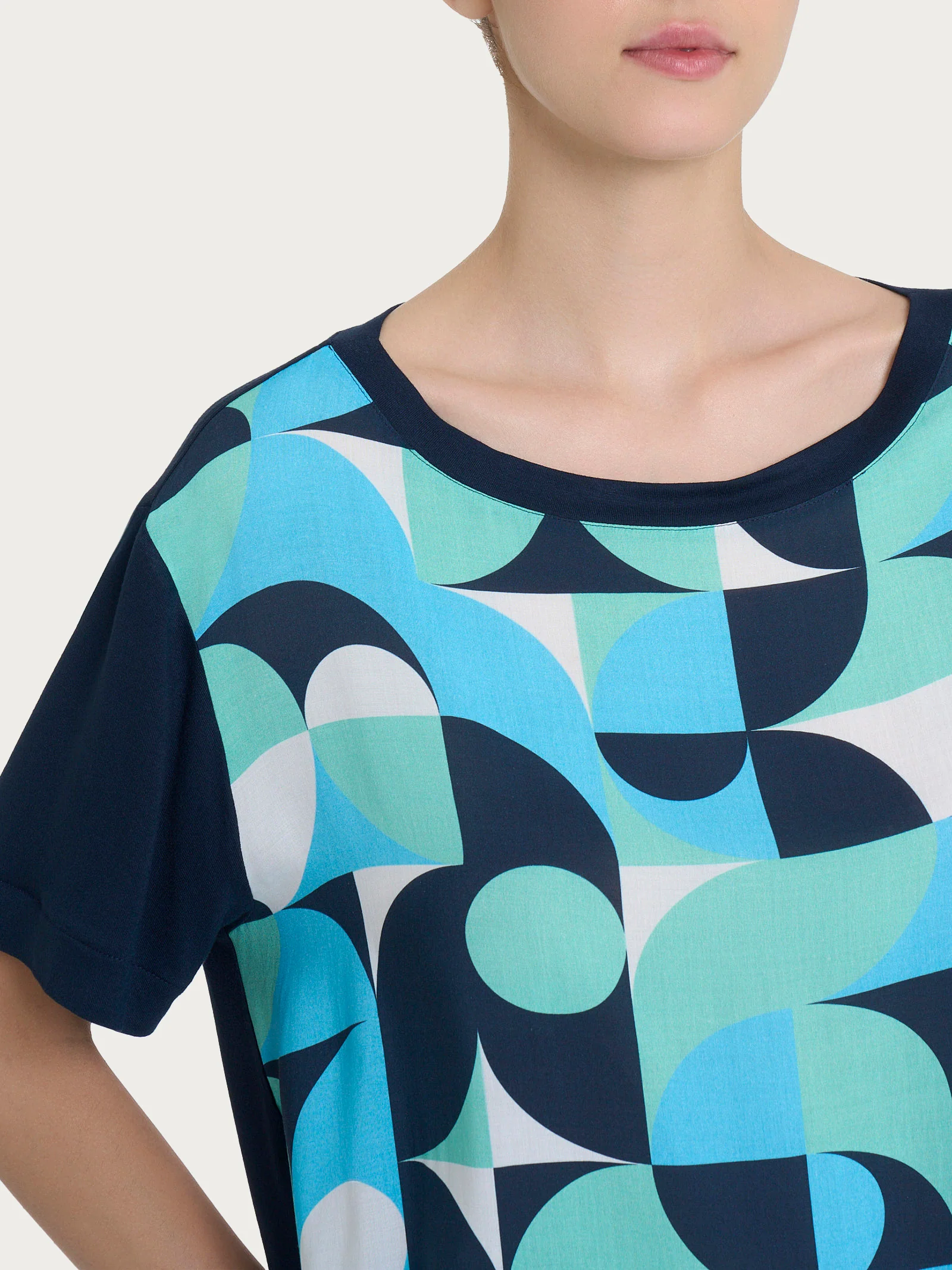 Maglietta con scollo a barchetta e geometric pattern in Misto Viscosa - Fant. Pool Blue - Image 3