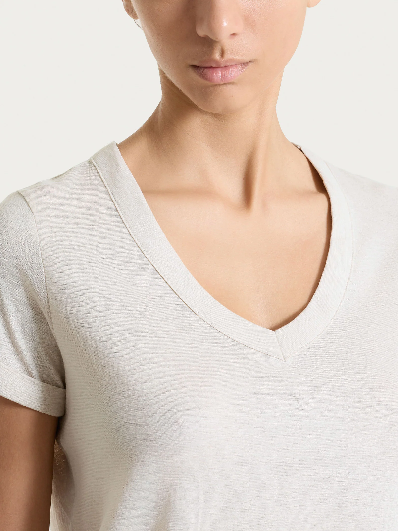 Maglietta con Scollo a V in slub jersey di cotone - Champignon - Image 3
