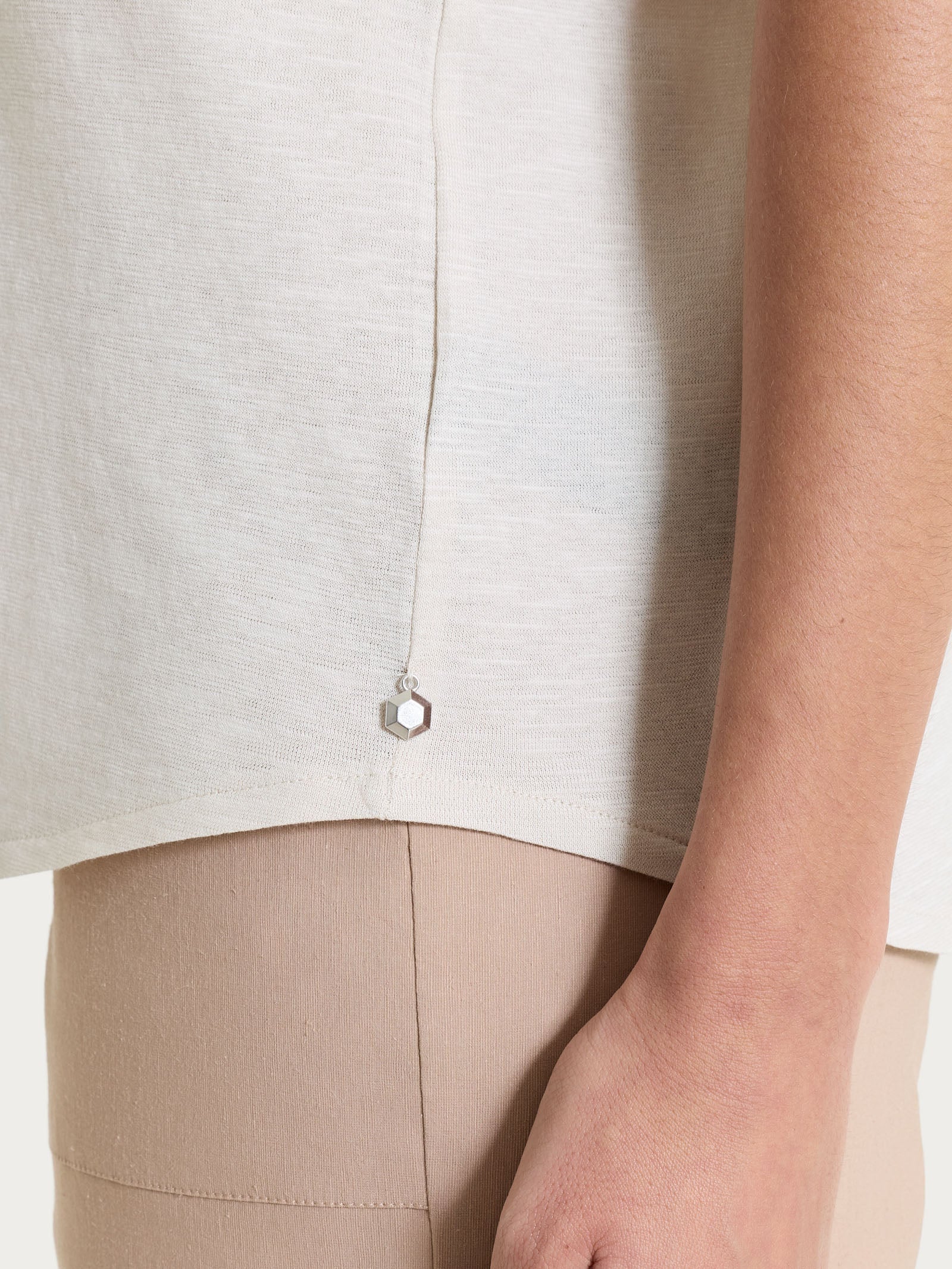 Maglietta con Scollo a V in slub jersey di cotone - Champignon - Image 4