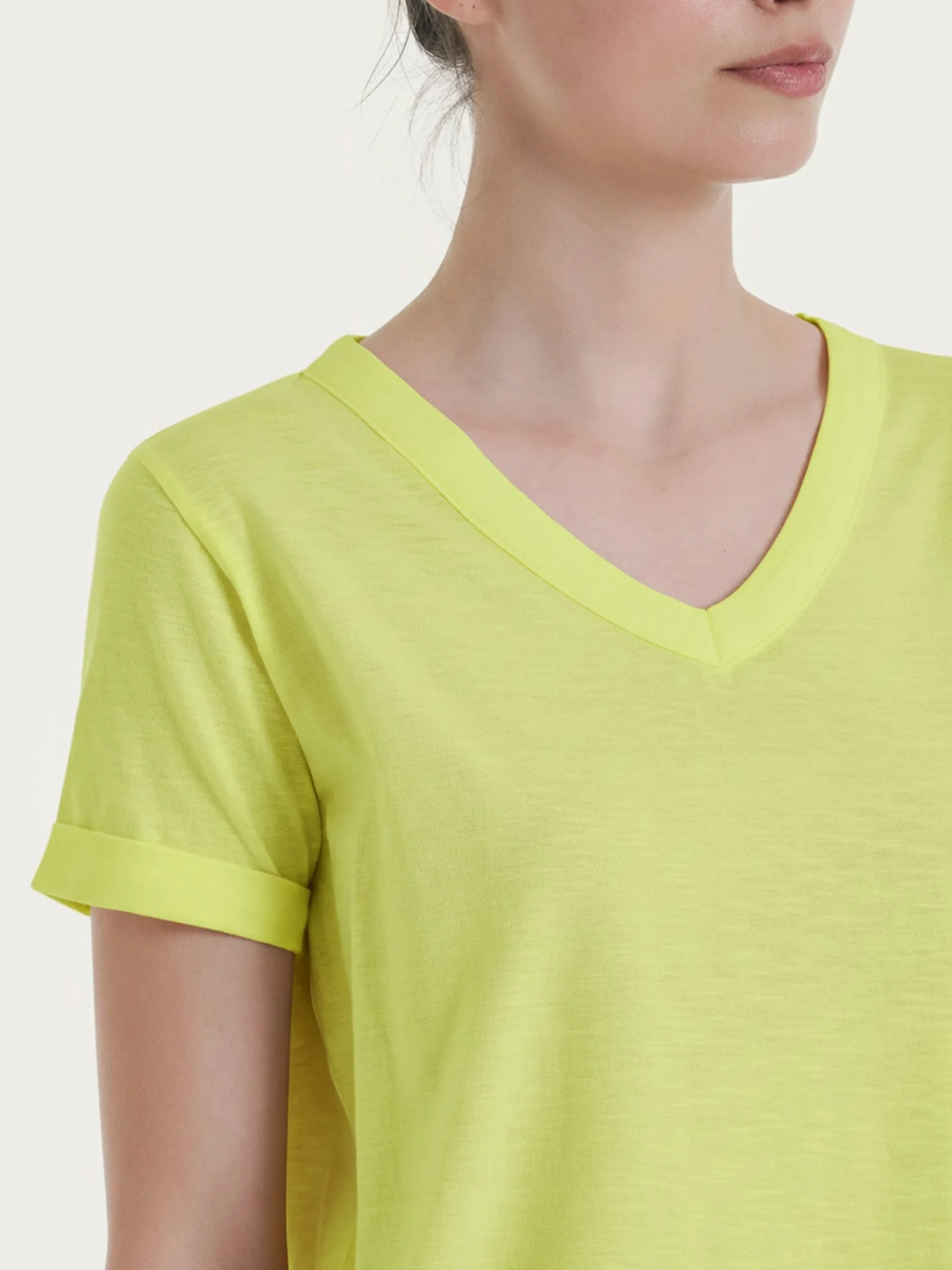 Maglietta con Scollo a V in slub jersey di cotone - Acacia - Image 3