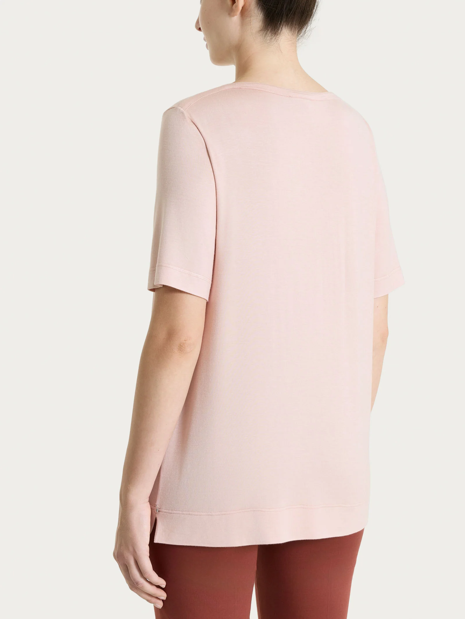 Maglietta con scollo a V in Viscosa Summer - Cameo Rose - Image 2