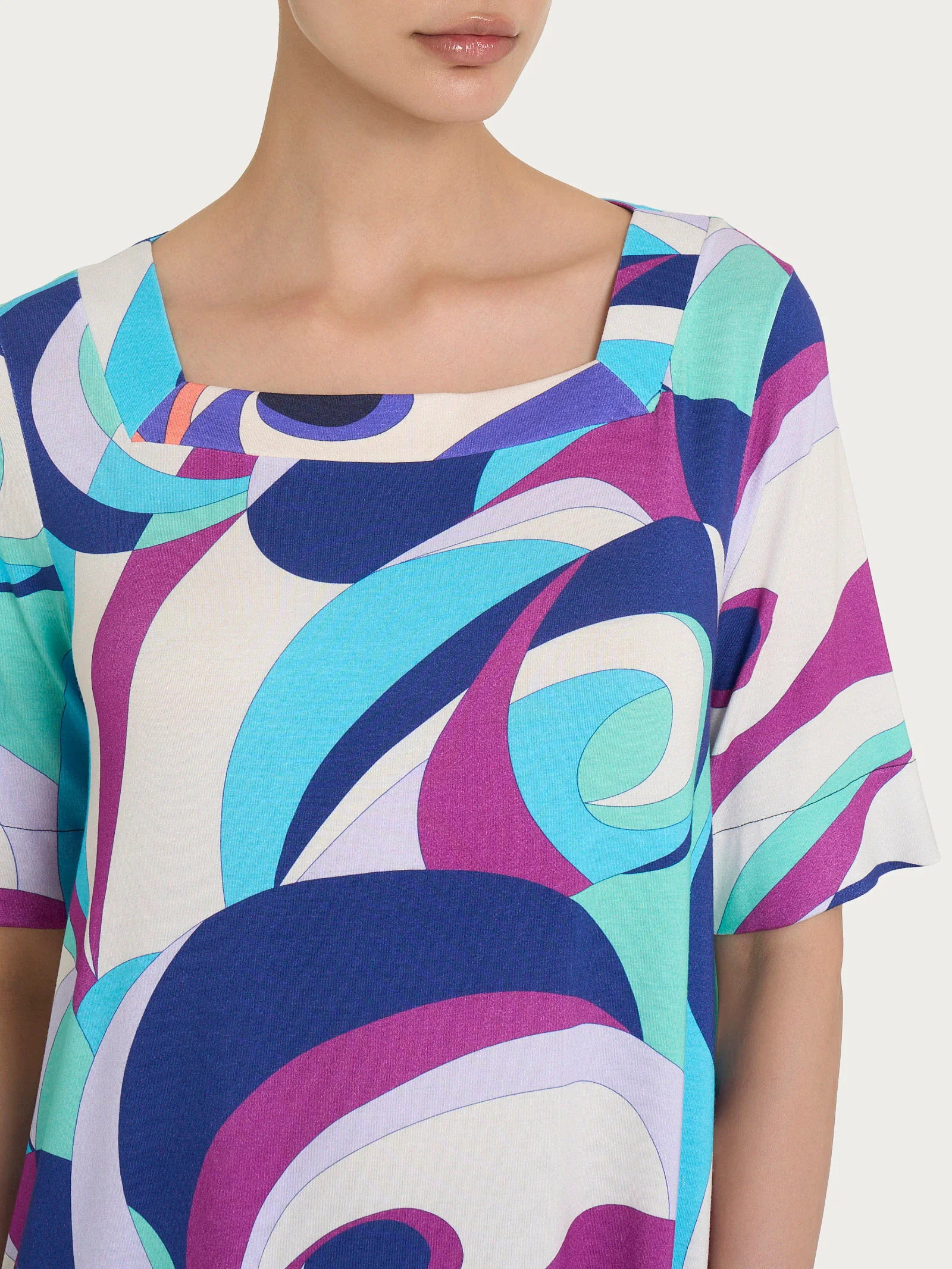 Maglietta con scollo squadrato e waves pattern in Viscosa Summer - Fant. Pool Blue - Image 3