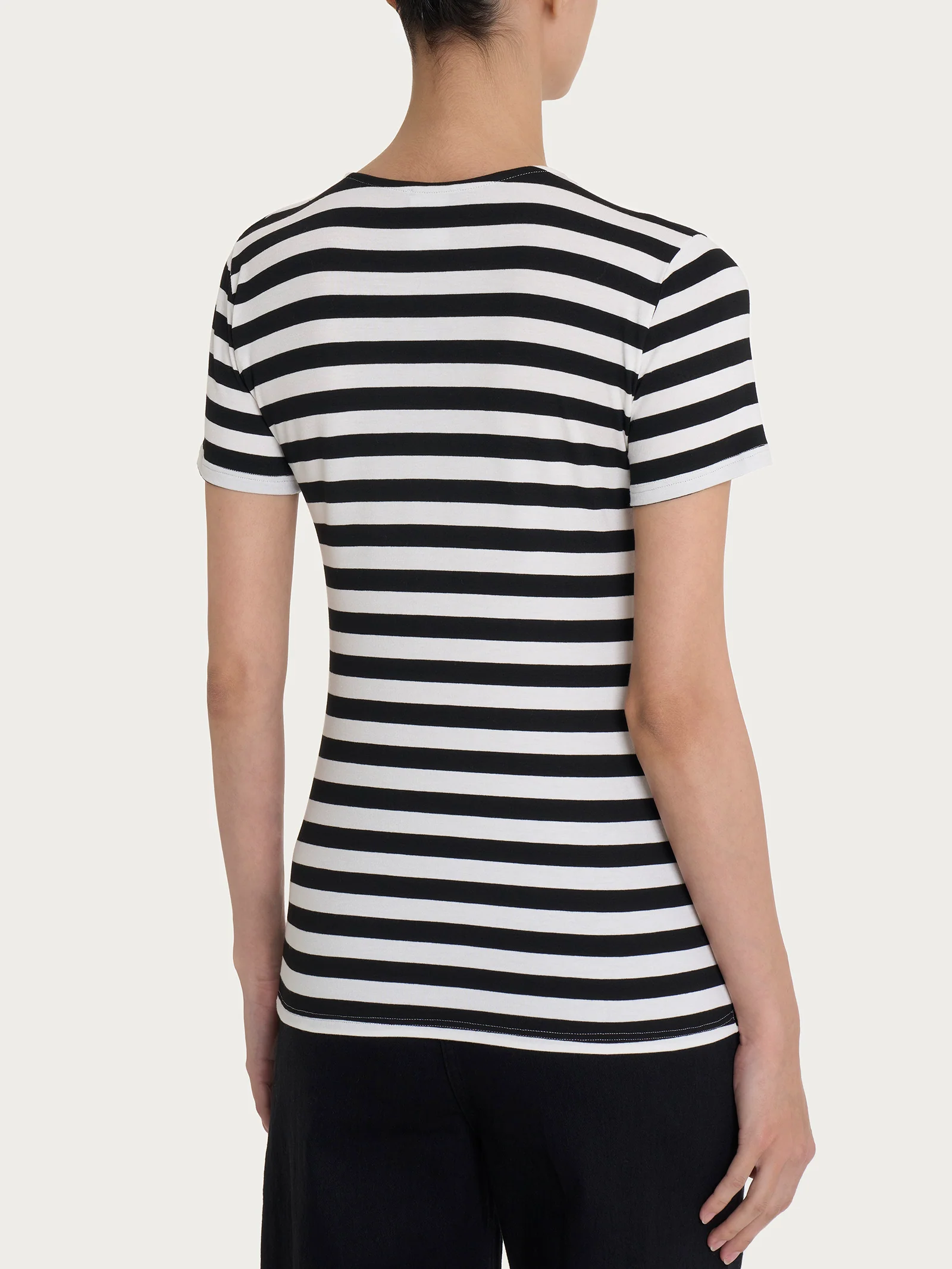 Maglietta con stripes e maniche corte in Viscosa Summer - Fant. Nero Riga Pari - Image 2