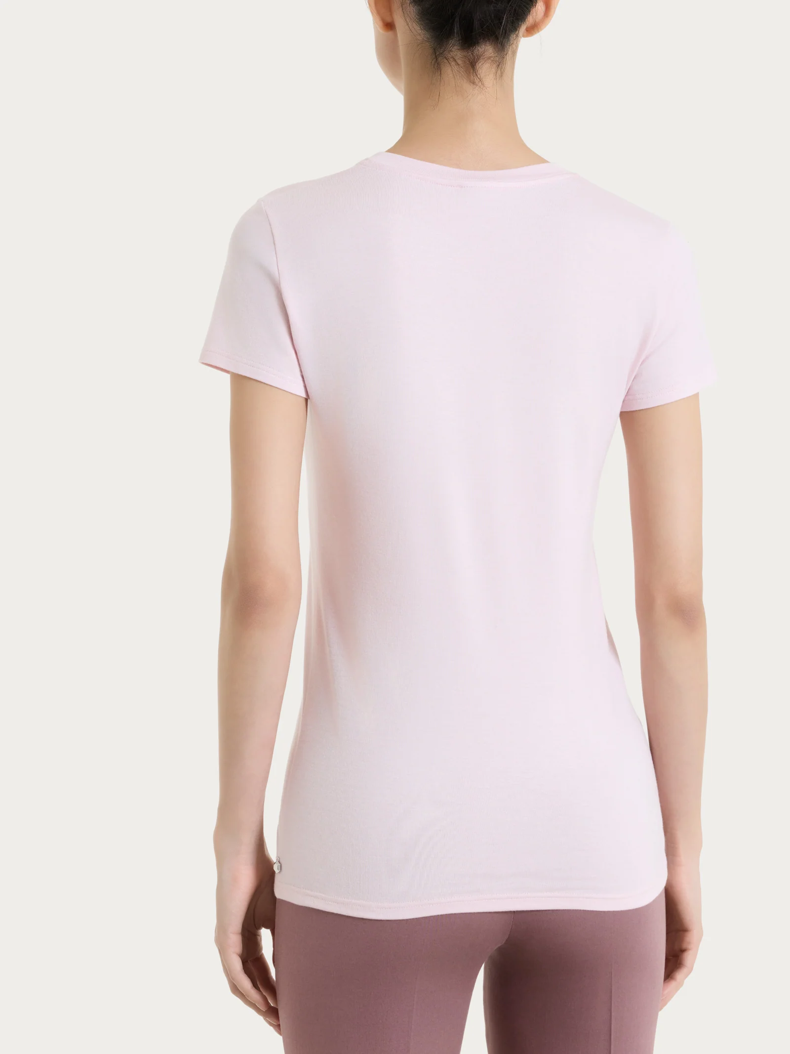 Maglietta girocollo chiuso in Ultralight - Pale Lilac - Image 2