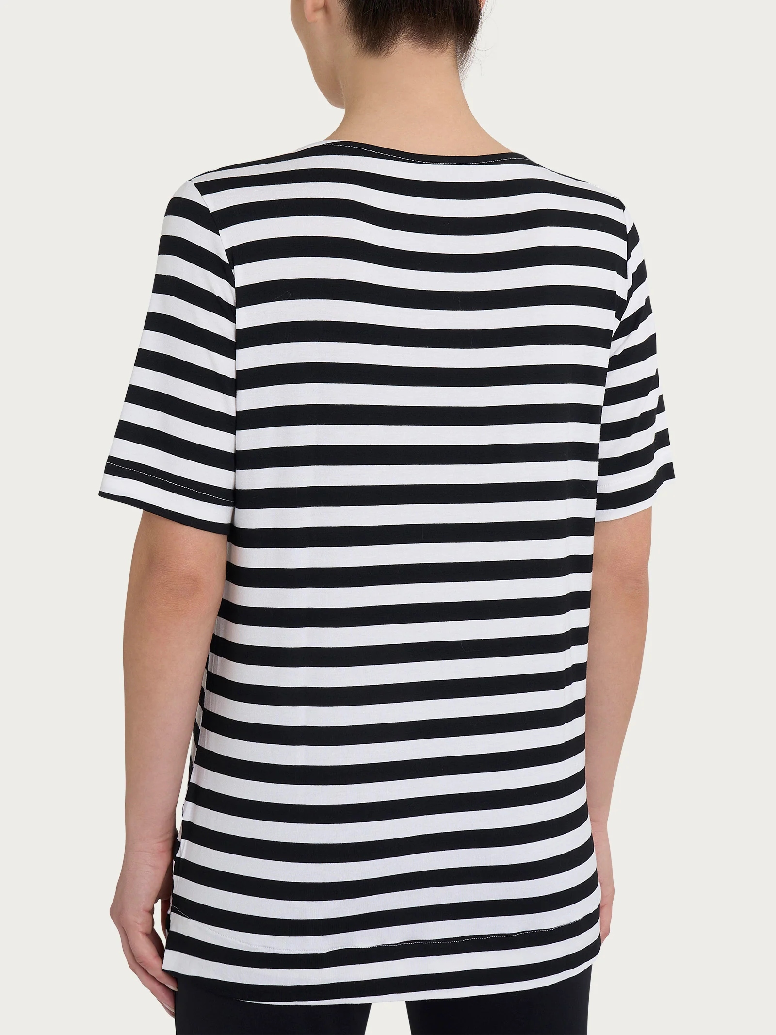 Maglietta girocollo con stripes in Viscosa Summer - Fant. Nero Riga Pari - Image 2