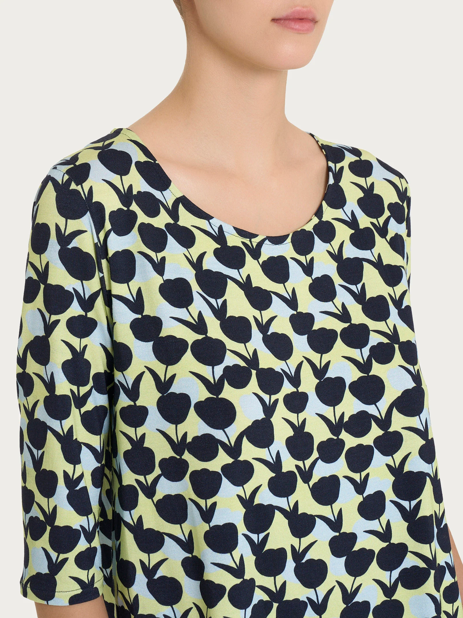 Maglietta girocollo con tulips pattern in Viscosa Summer - Fant. Shadow Lime - Image 3