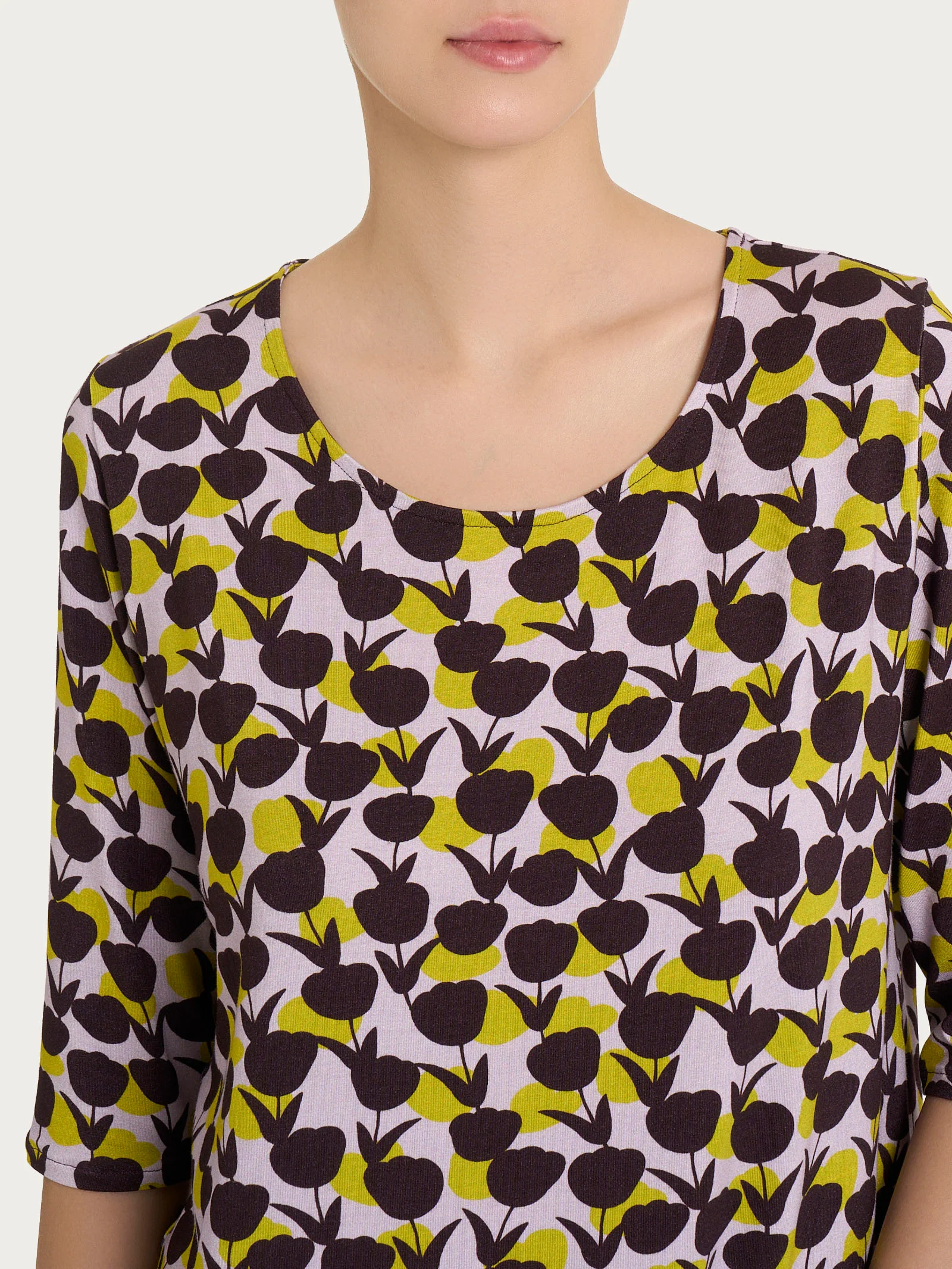 Maglietta girocollo con tulips pattern in Viscosa Summer - Fant. Grenoble Green - Image 3