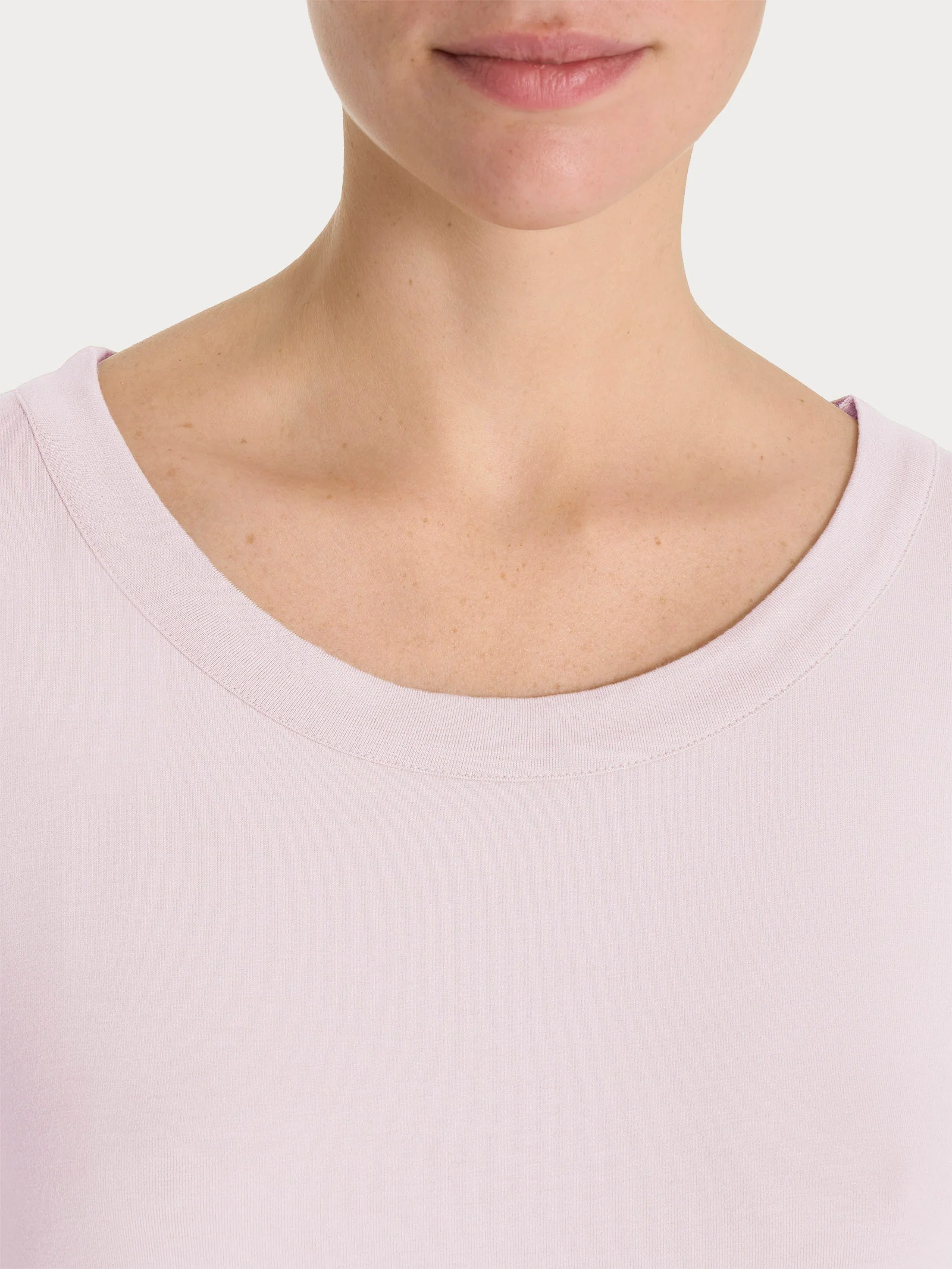 Maglietta girocollo in Viscosa Summer - Pale Lilac - Image 3