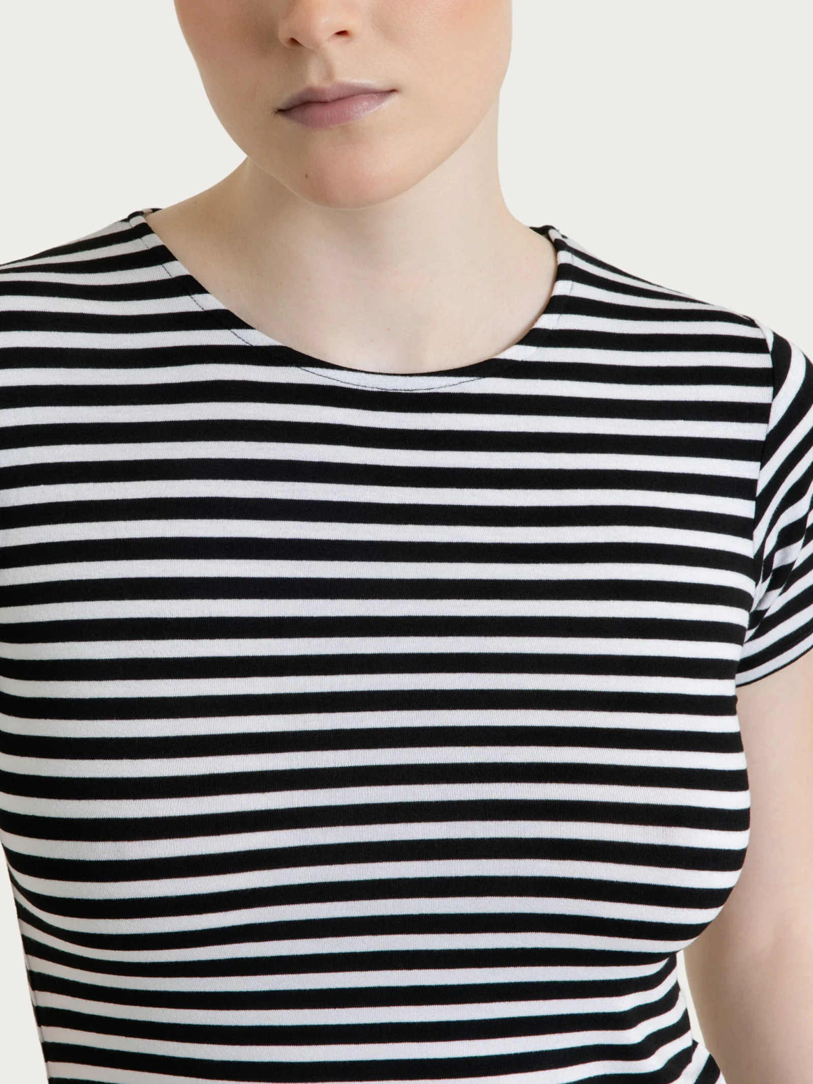 Maglietta skinny a righe in Viscosa Summer - Fant. Nero riga pari - Image 5