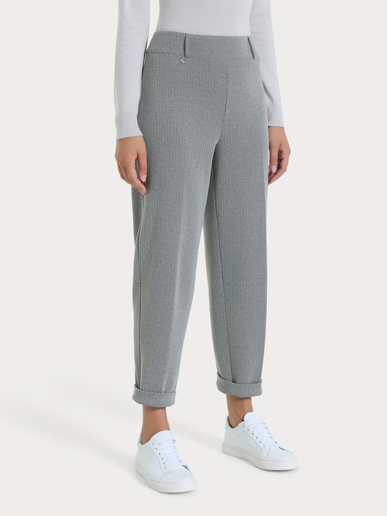 Pantalone a carota con fantasia a spina di pesce in Eco Jacquard - Fant.Nero - Image 2