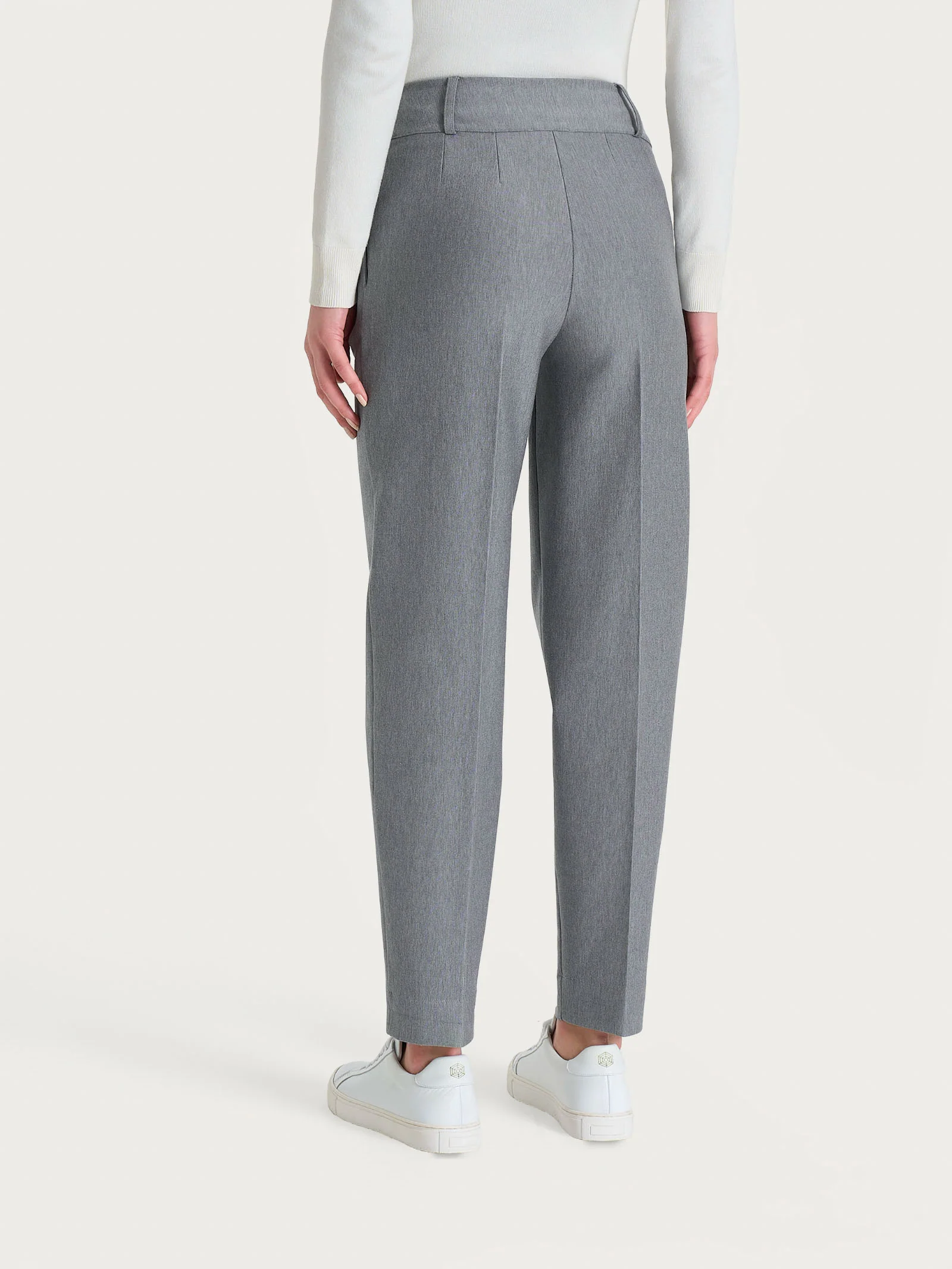 Pantalone a carota con tasche e pinces in Compact - Grigio Mel. - Image 3