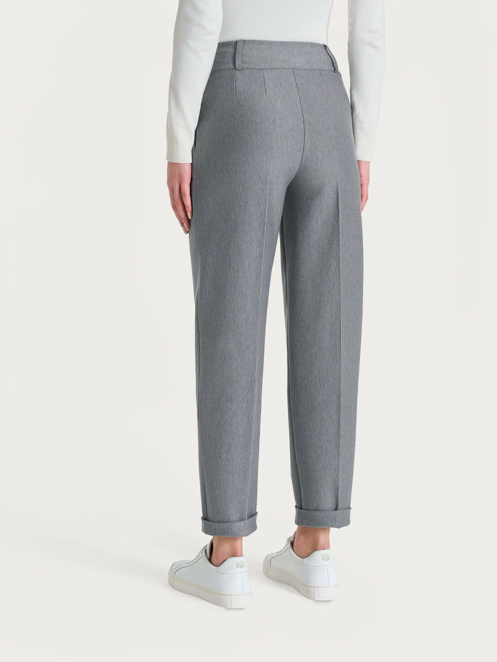 Pantalone a carota con tasche e pinces in Compact - Grigio Mel. - Image 4