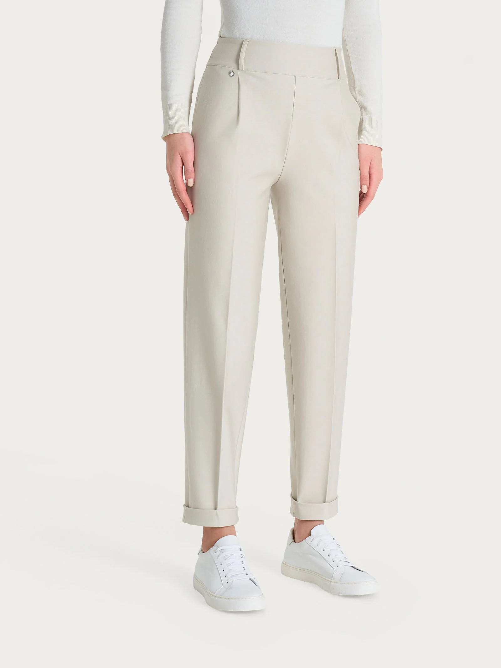 Pantalone a carota con tasche e pinces in Compact - Champignon - Image 2