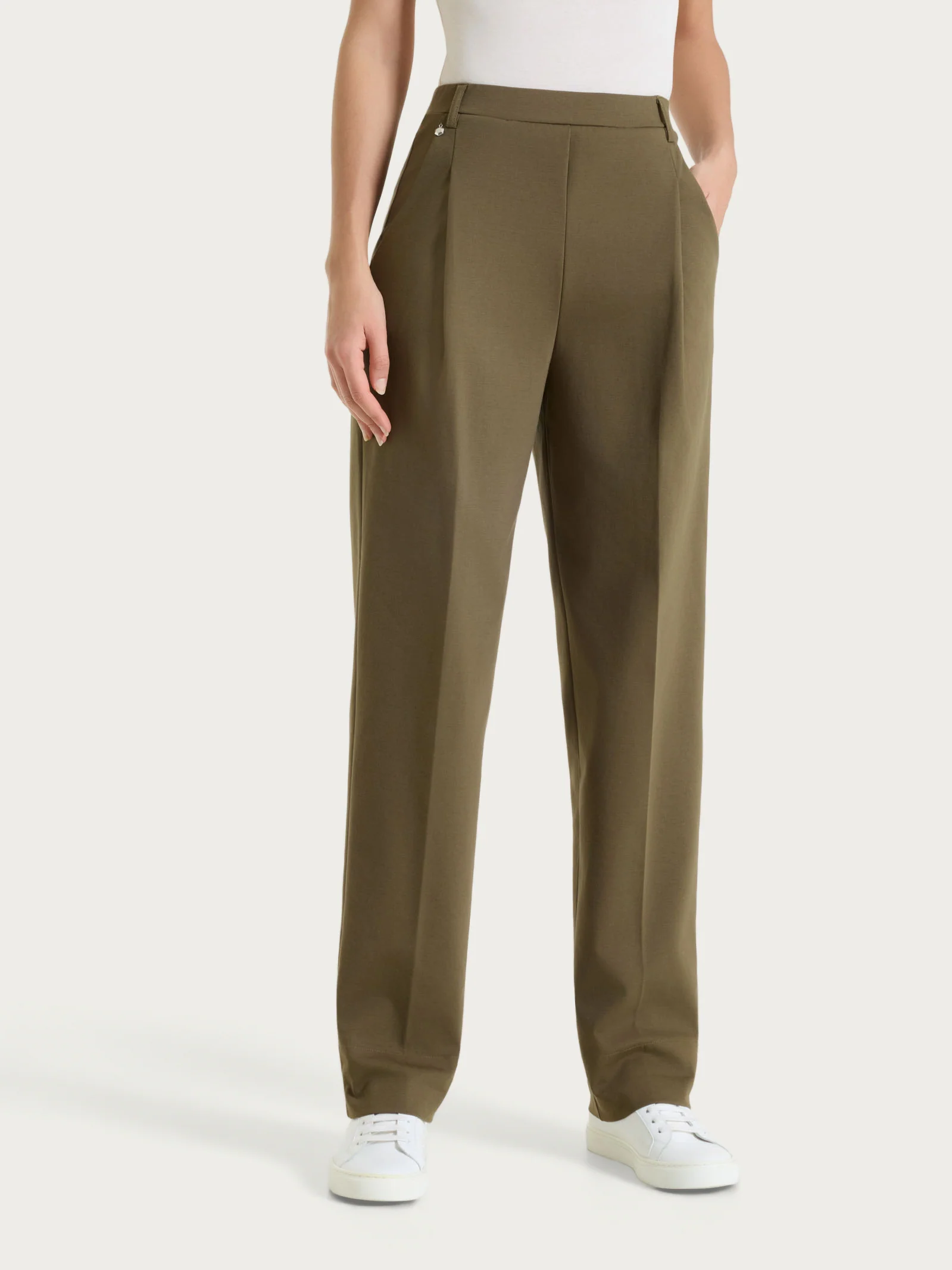 Pantalone a carota con tasche e pinces in Compact Light - Dark Olive - Image 3