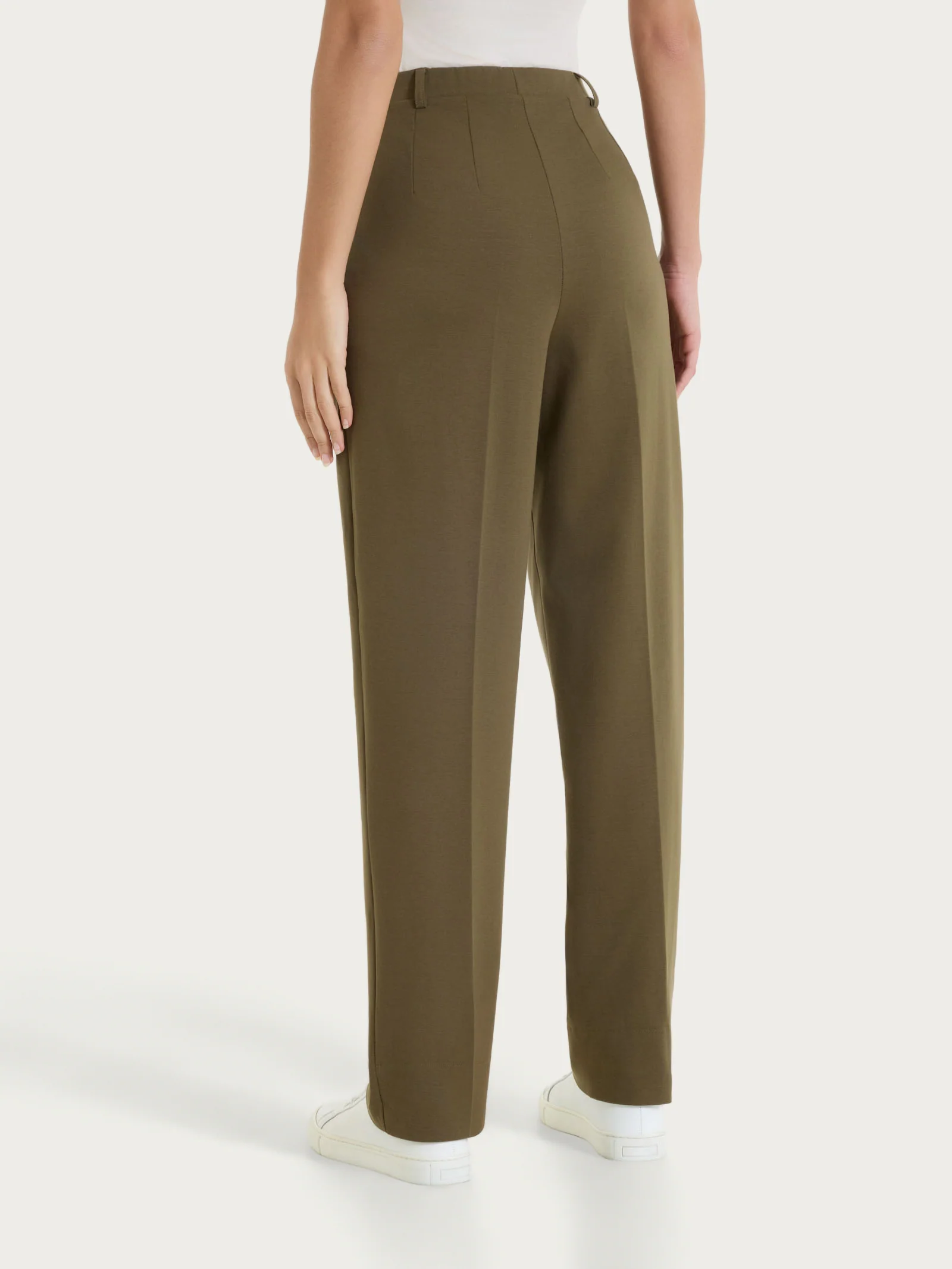 Pantalone a carota con tasche e pinces in Compact Light - Dark Olive - Image 4