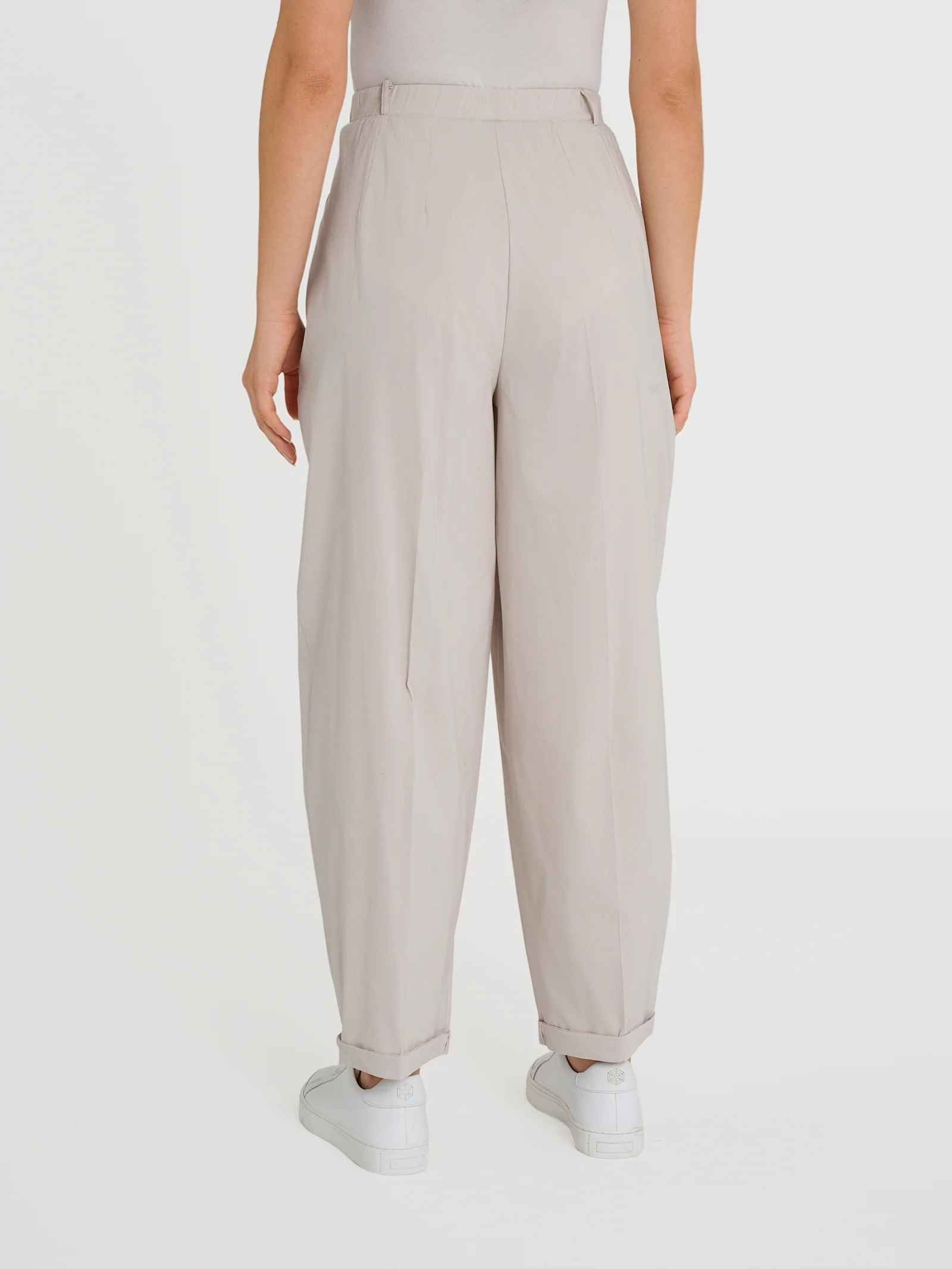 Pantalone a carota con tasche e pinces in Super Fresh - Champignon - Image 2