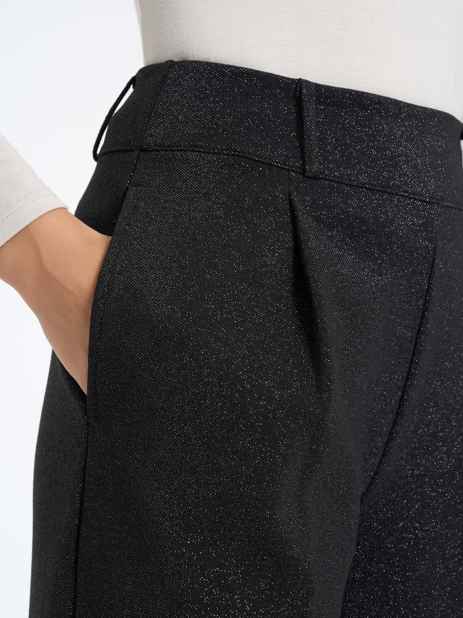 Pantalone a carota con tasche e pinces in tessuto Eco Jacquard - Fant.Nero - Image 3