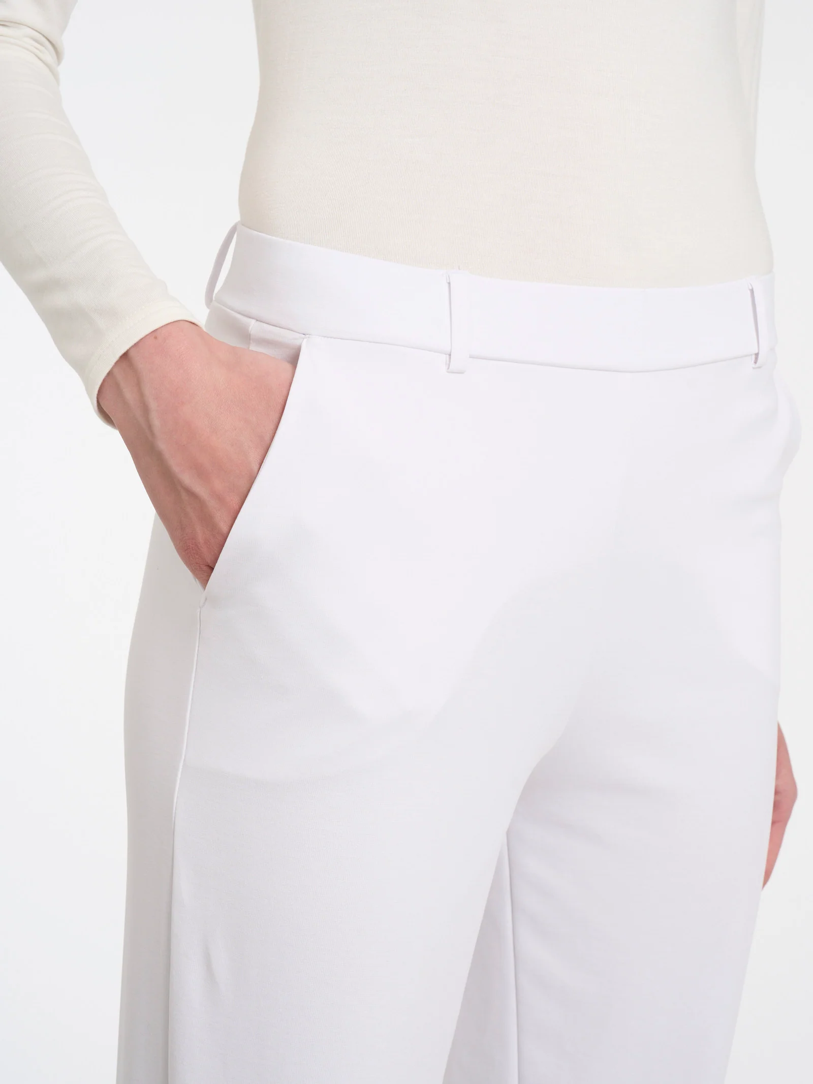 Pantalone a carota con tasche in Compact Light  - Bianco - Image 5