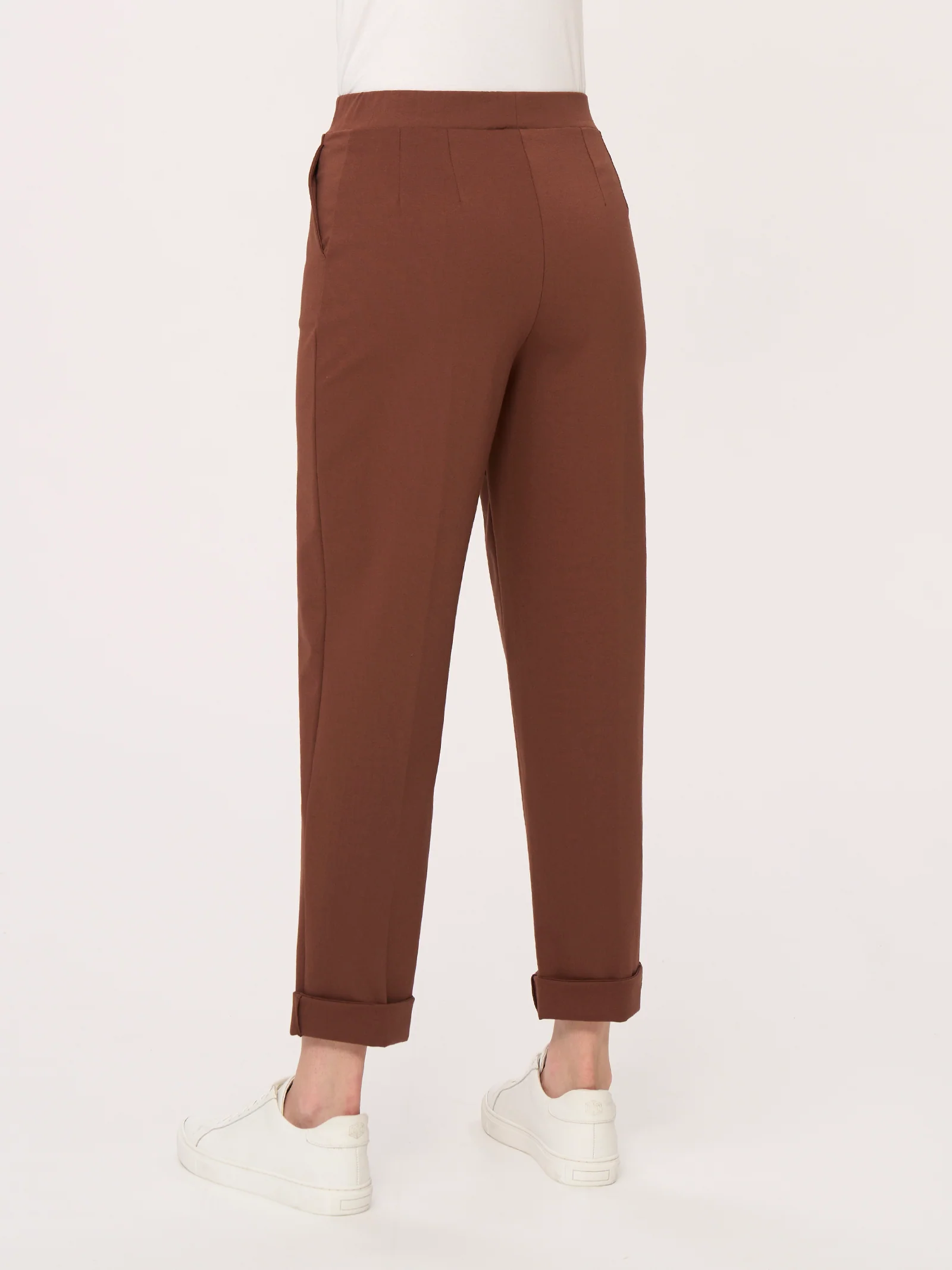 Pantalone a carota con tasche in Compact Light  - Cappuccino - Image 2