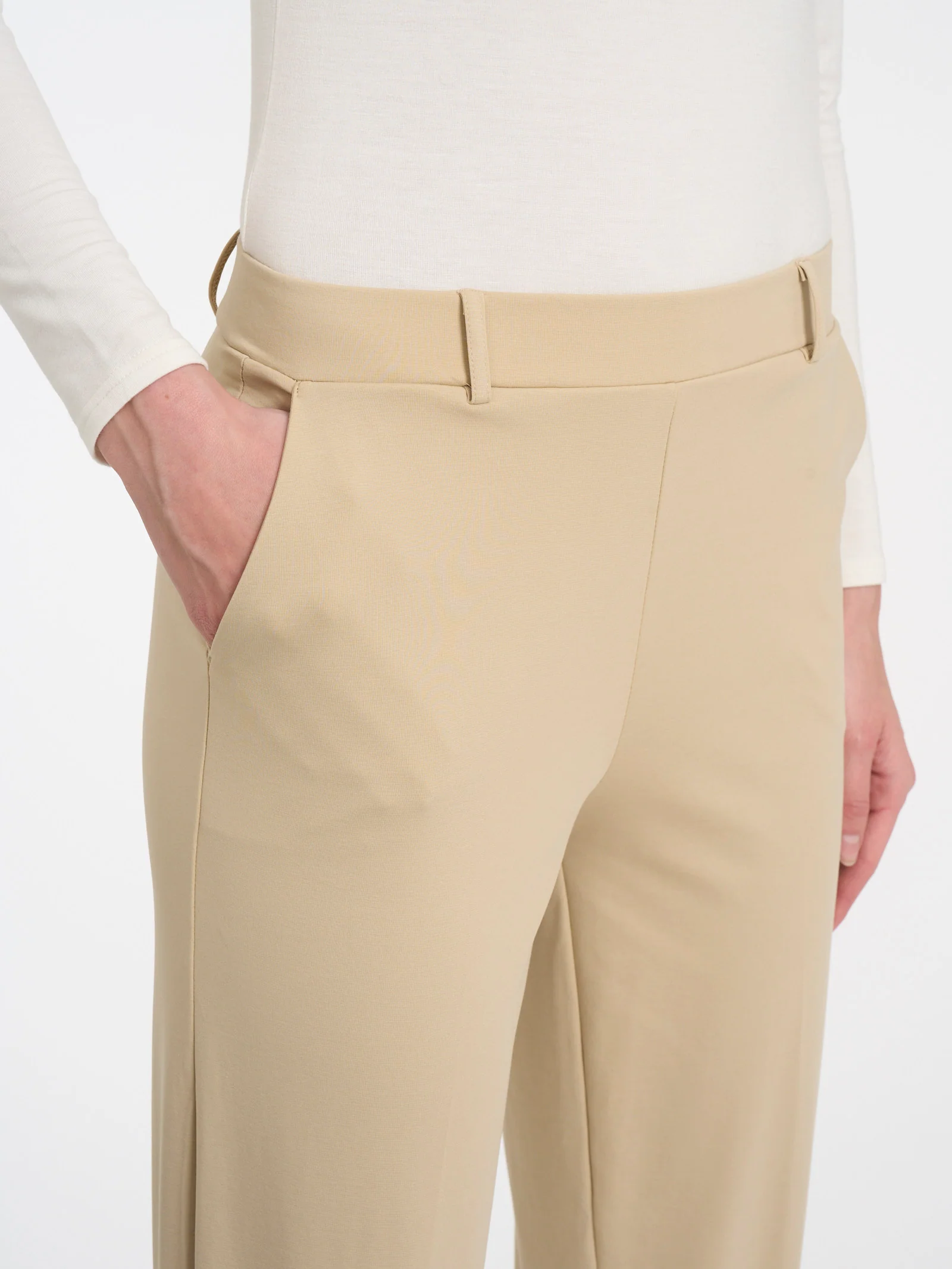 Pantalone a carota con tasche in Compact Light  - Irish Cream - Image 6