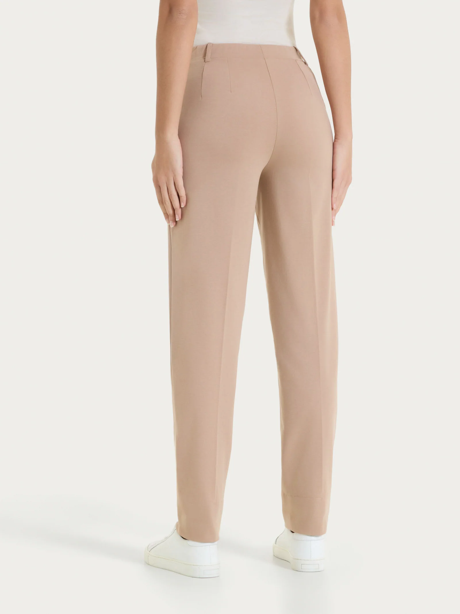 Pantalone a carota con tasche in Compact Light  - Warm Taupe - Image 4