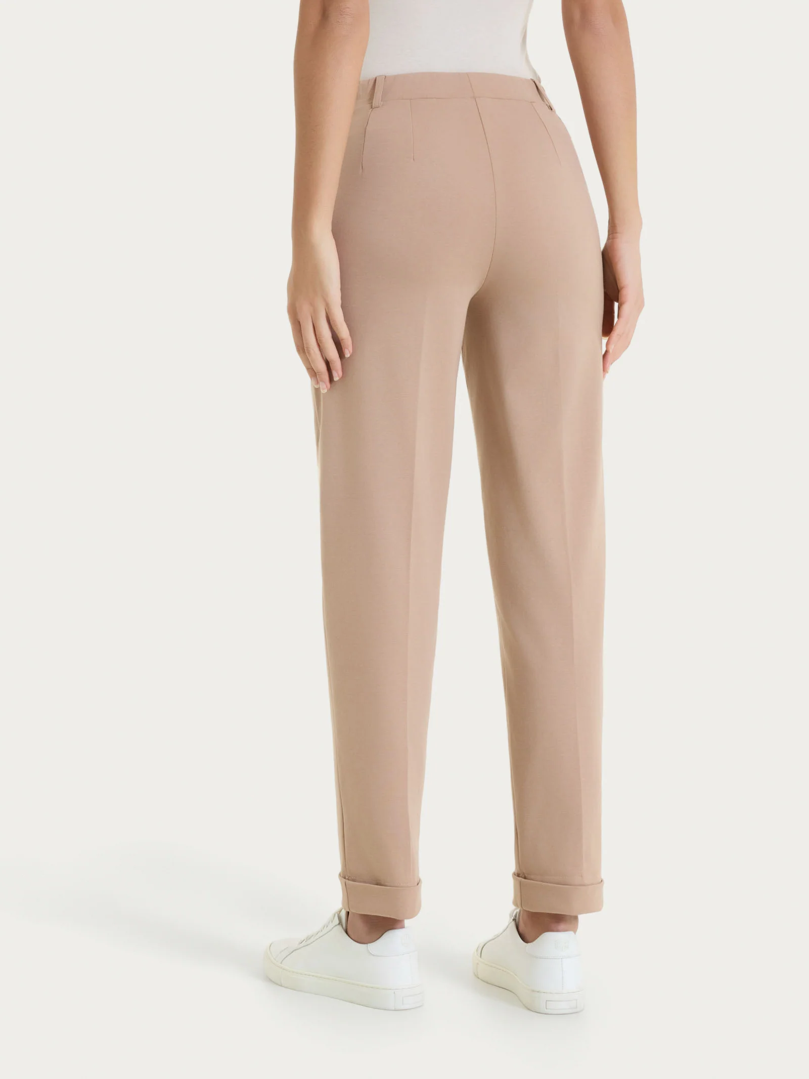 Pantalone a carota con tasche in Compact Light  - Warm Taupe - Image 5