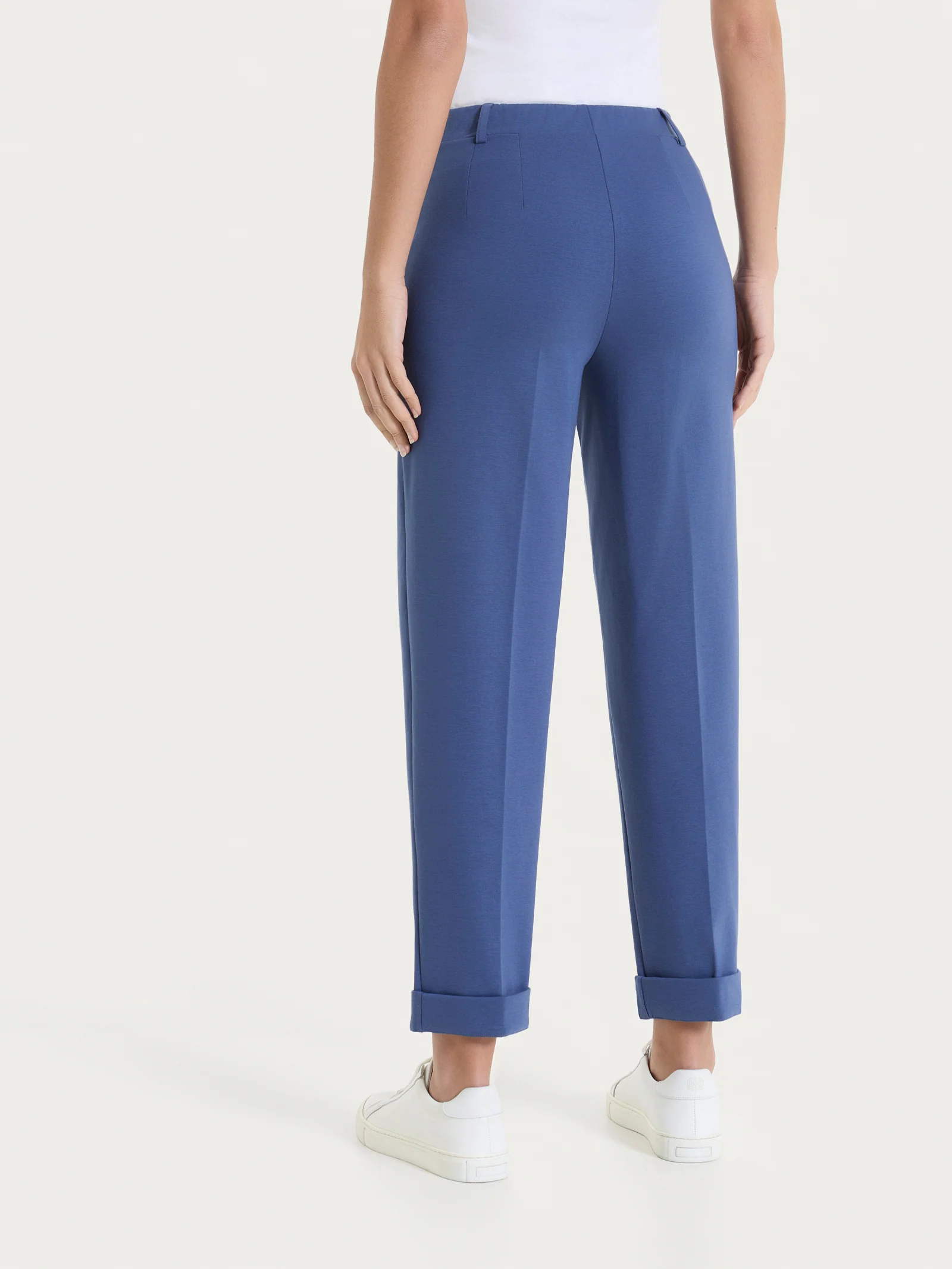 Pantalone a carota con tasche in Compact Light  - Oceana - Image 2