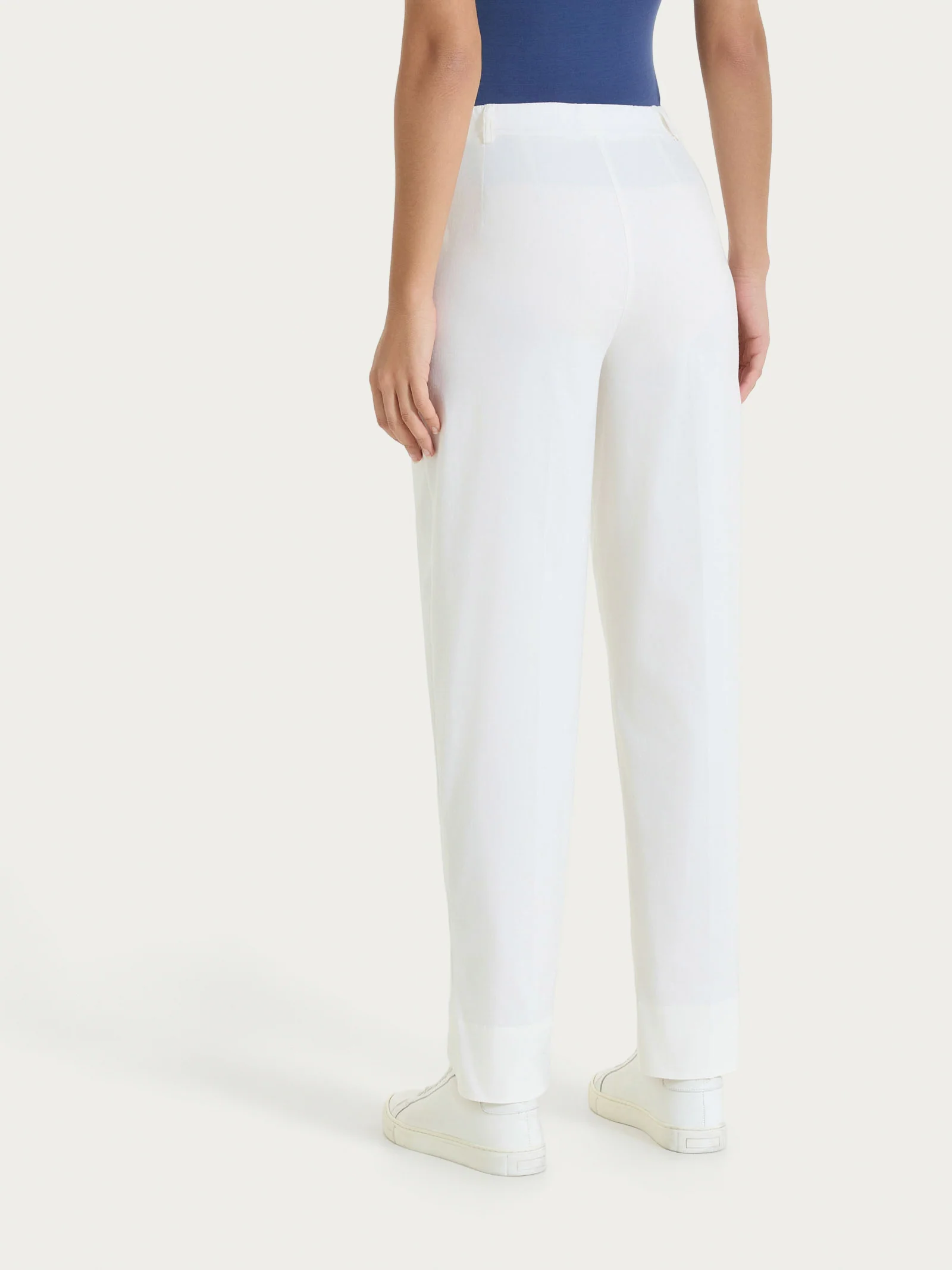Pantalone a carota con tasche in Linen Super Fresh - Candido - Image 4