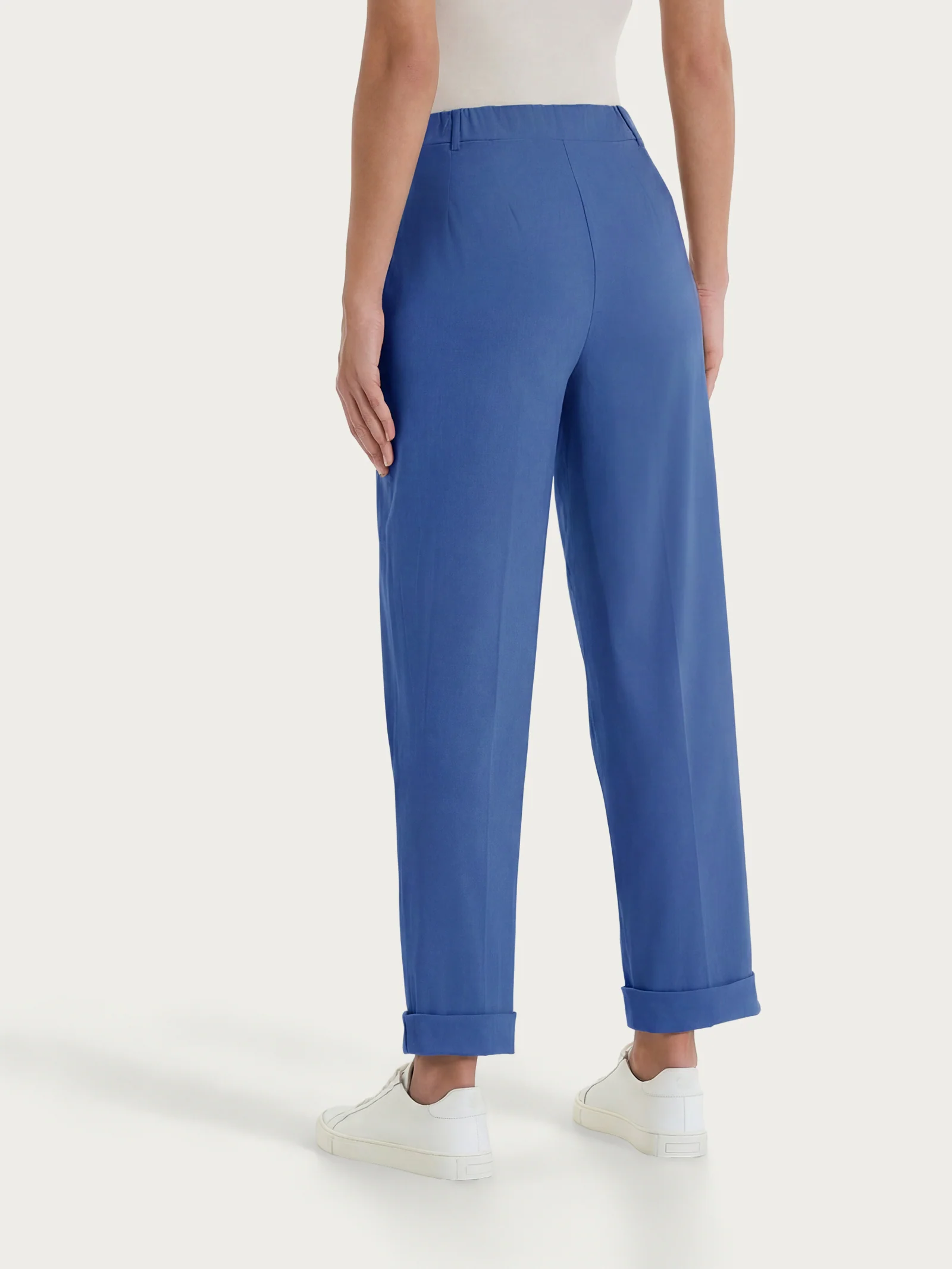 Pantalone a carota con tasche in Super Fresh - Oceana - Image 3
