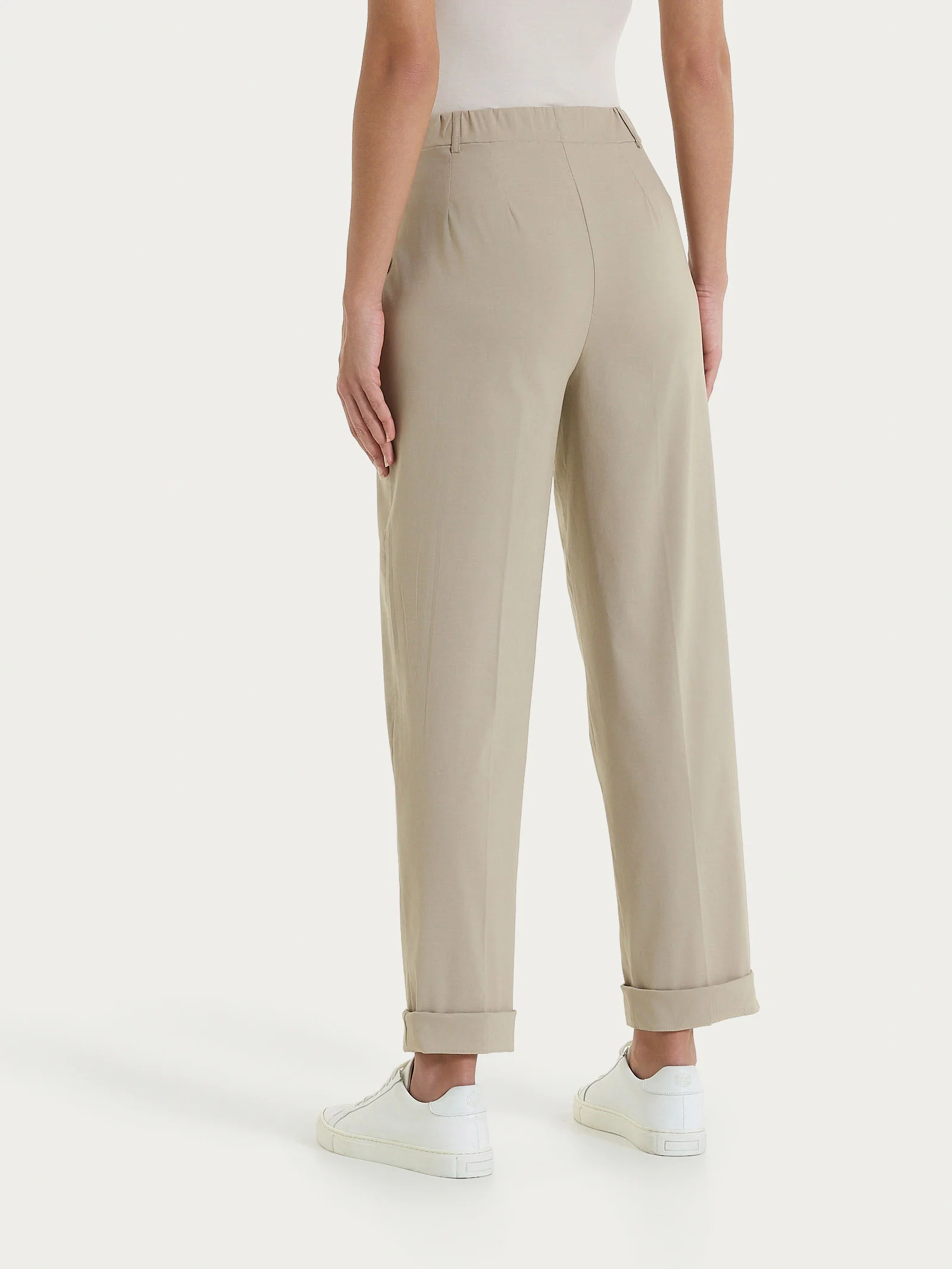 Pantalone a carota con tasche in Super Fresh - Crockery - Image 6