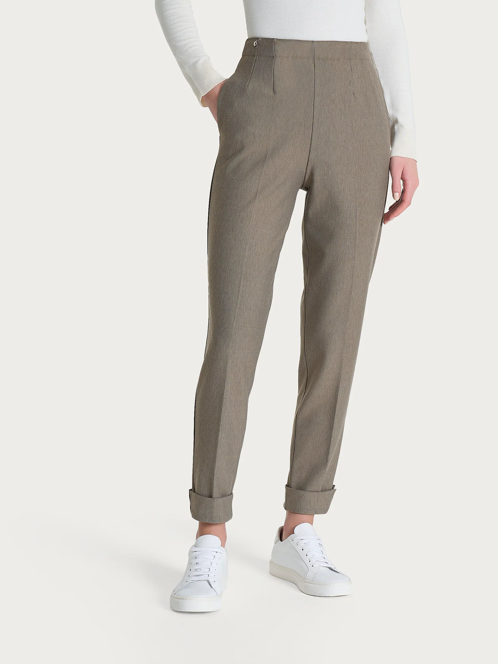 Pantalone a carota con tasche in tessuto Compact - Glace' Mel. - Image 2