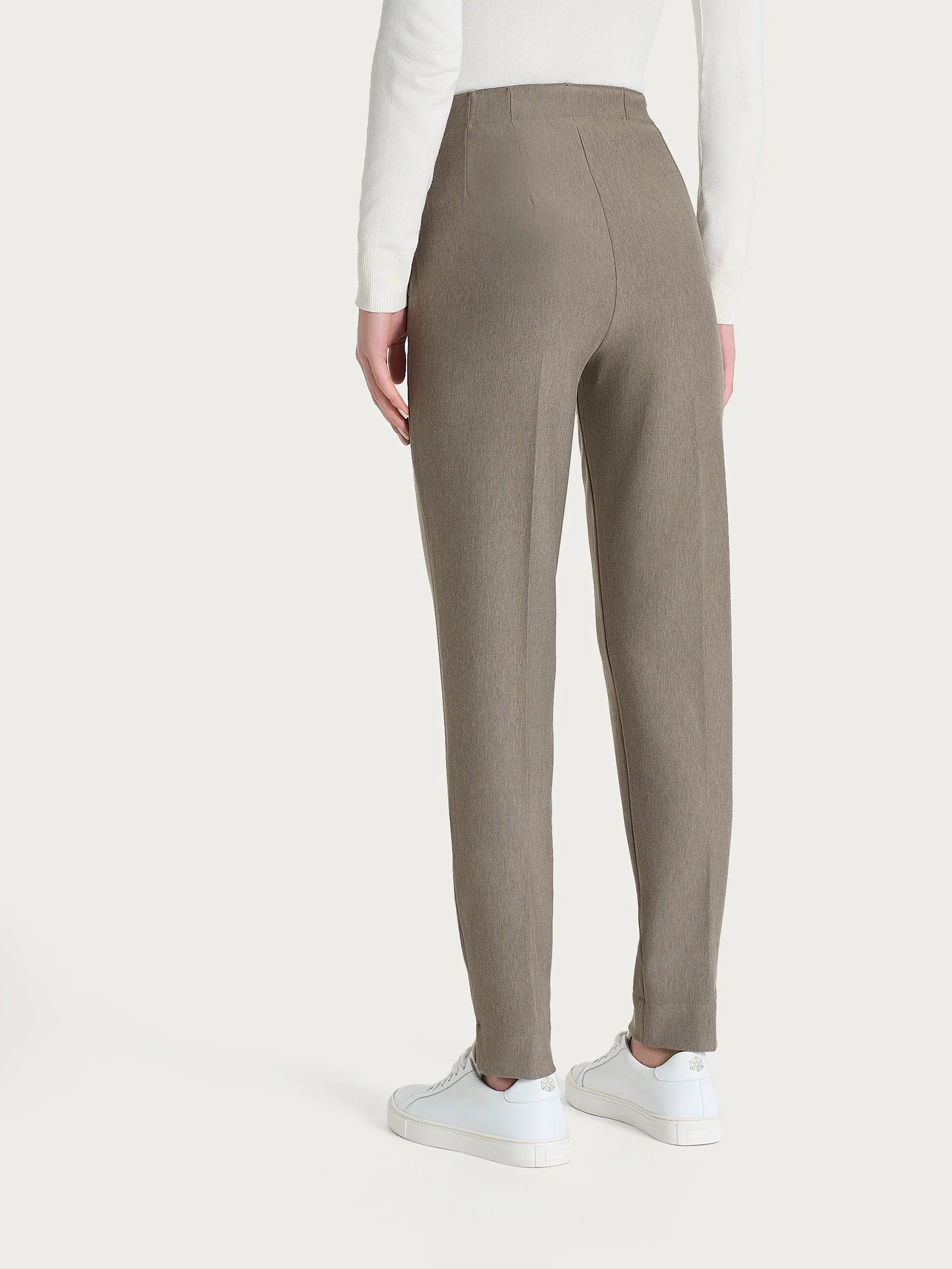 Pantalone a carota con tasche in tessuto Compact - Glace' Mel. - Image 3