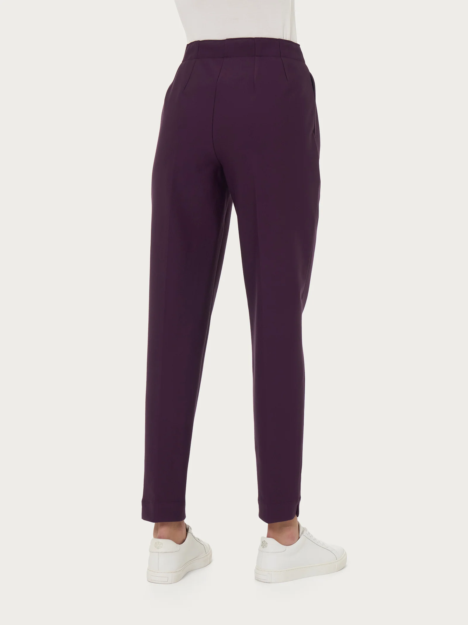 Pantalone a carota con tasche in tessuto Compact - Plum Perfect - Image 2