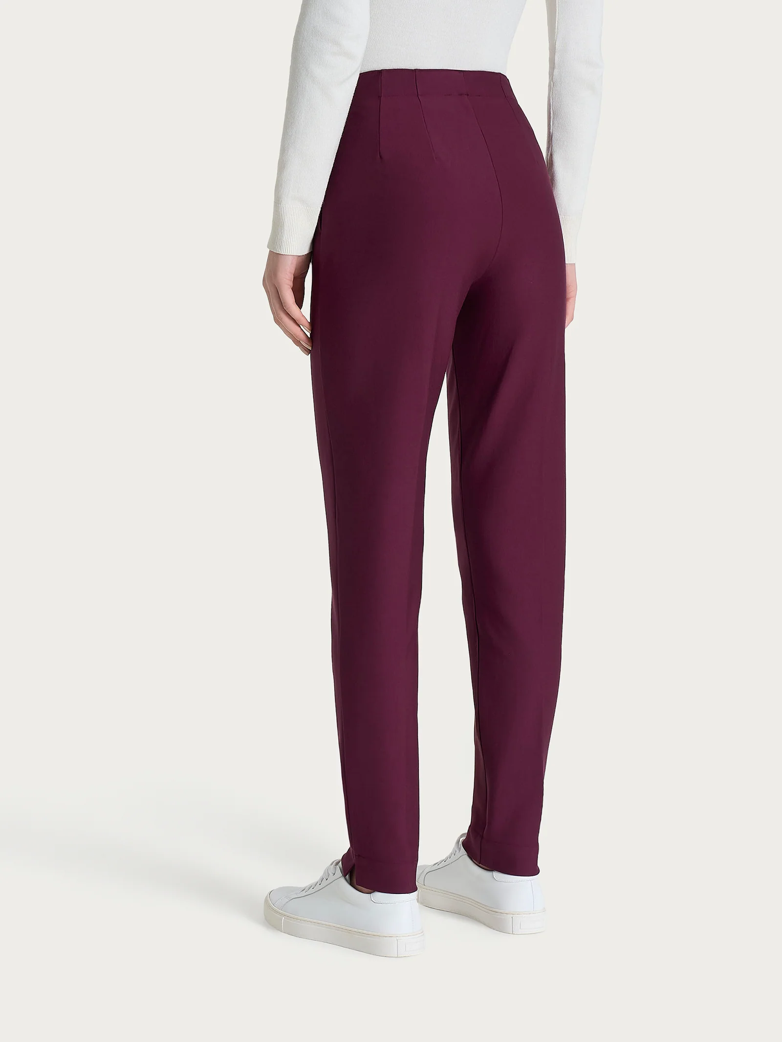 Pantalone a carota con tasche in tessuto Compact - Fig - Image 3