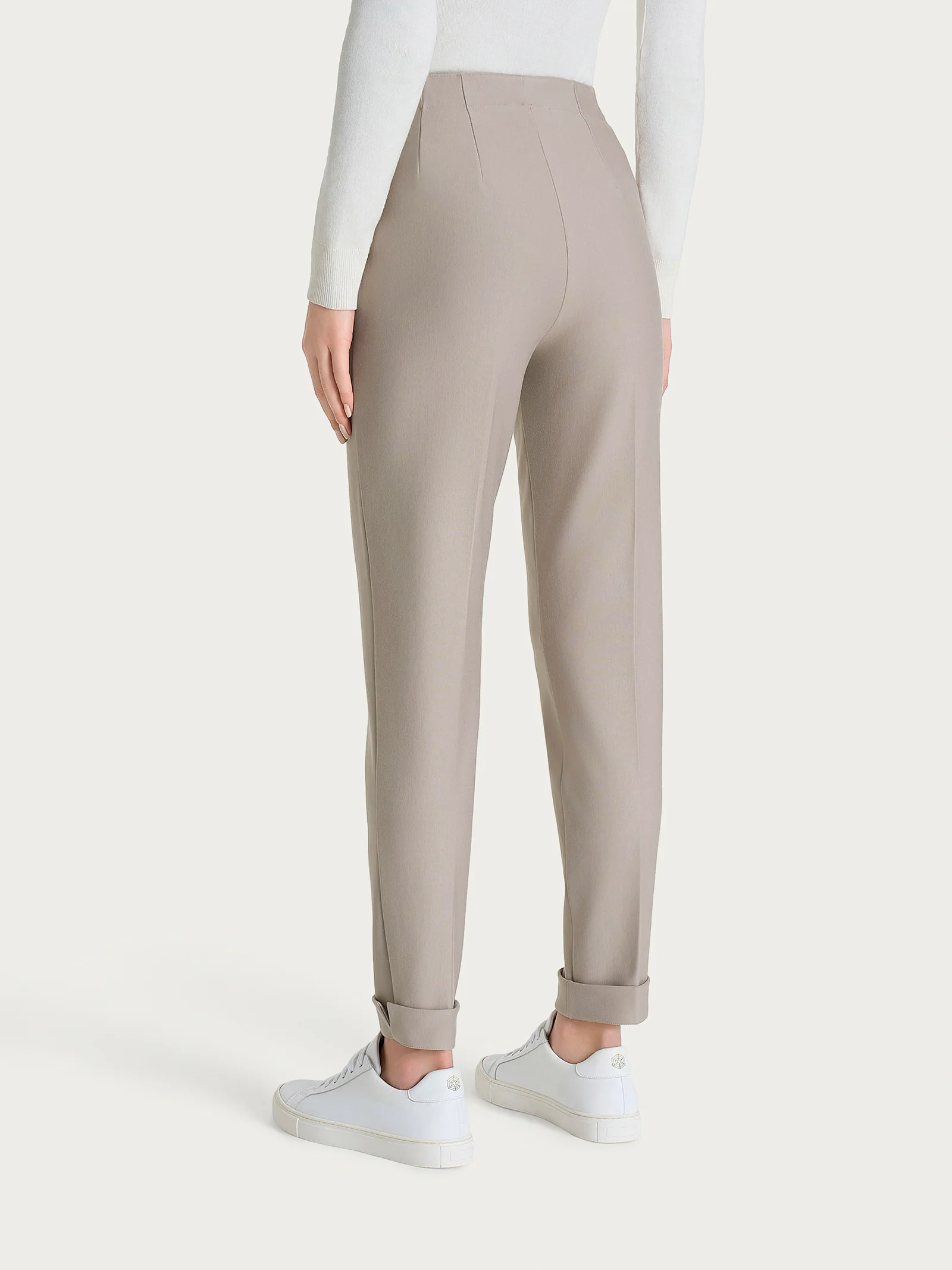 Pantalone a carota con tasche in tessuto Compact - String - Image 4